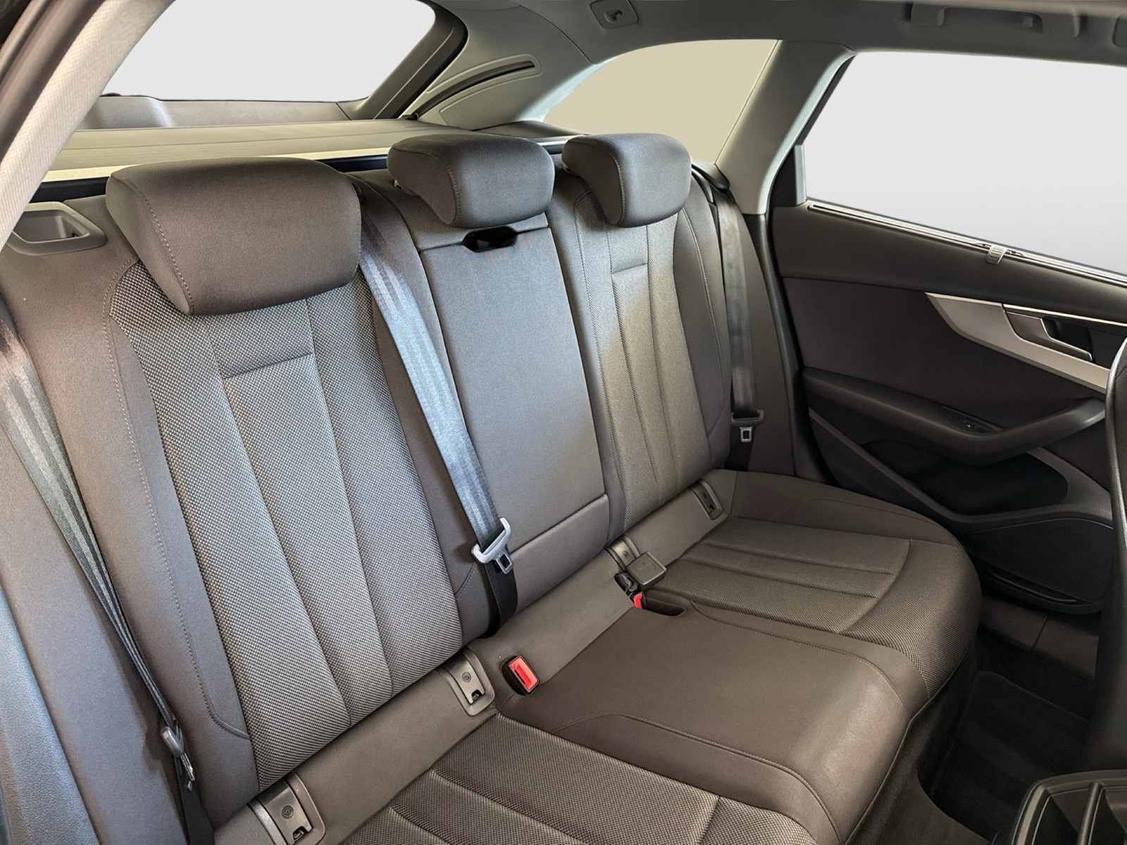 Audi A4 Avant 35 eKLAPPE NAVI+ SITZHEIZ. TEMPOMAT