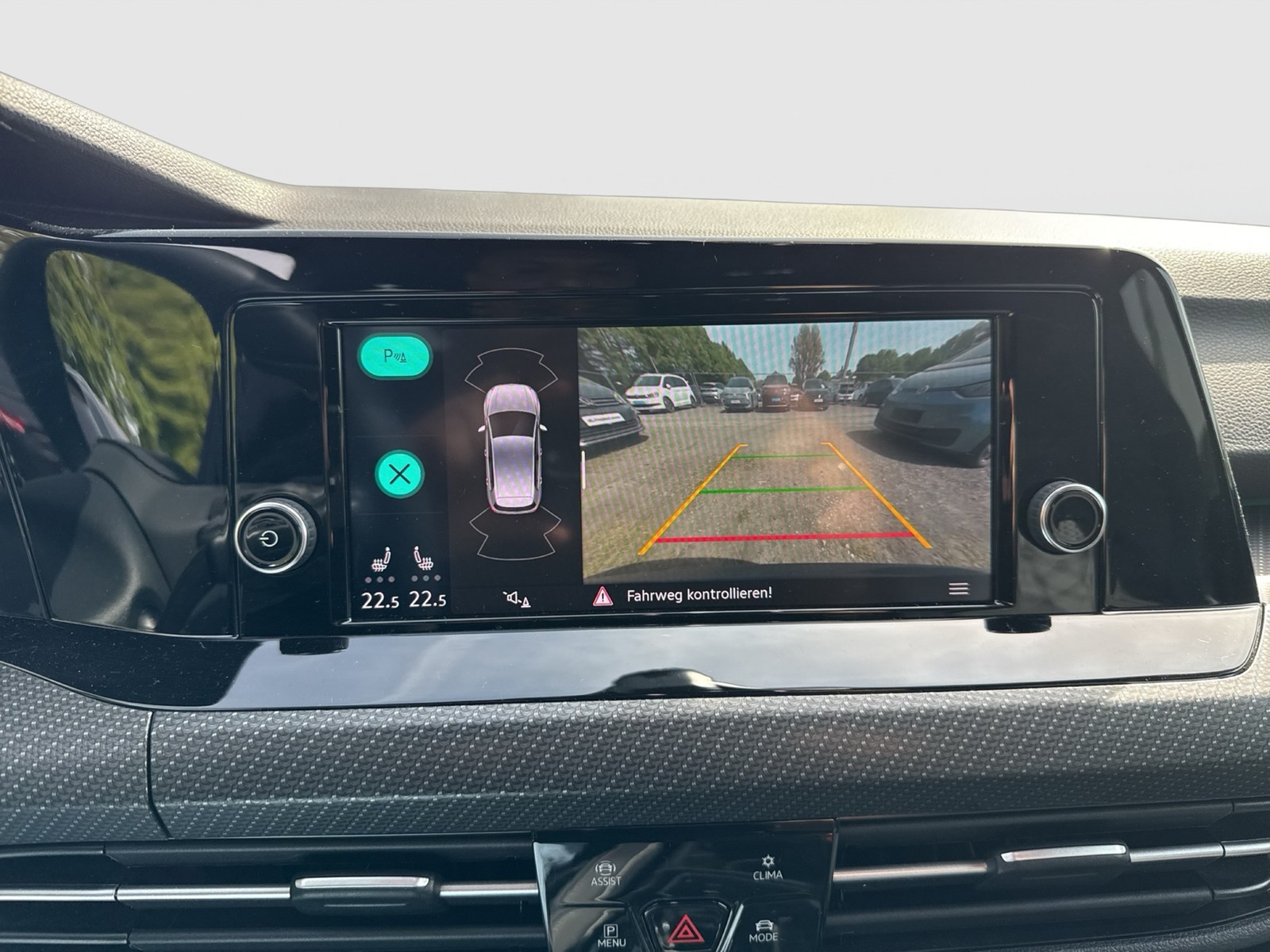 Volkswagen Golf 1.5 eTSI R-LINE KAMERA ACC ALU18 CARPLAY