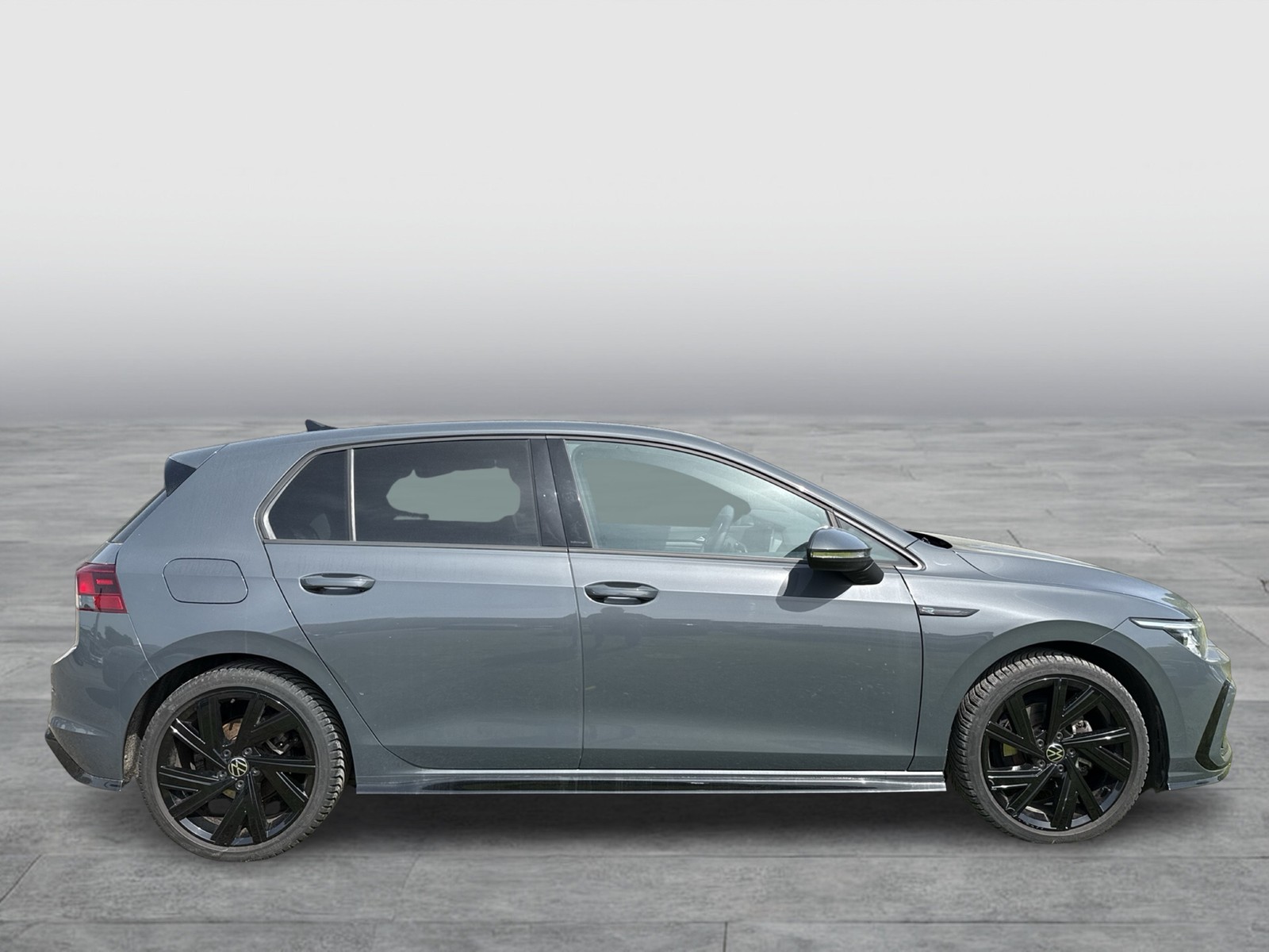 Volkswagen Golf 1.5 eTSI R-LINE KAMERA ACC ALU18 CARPLAY