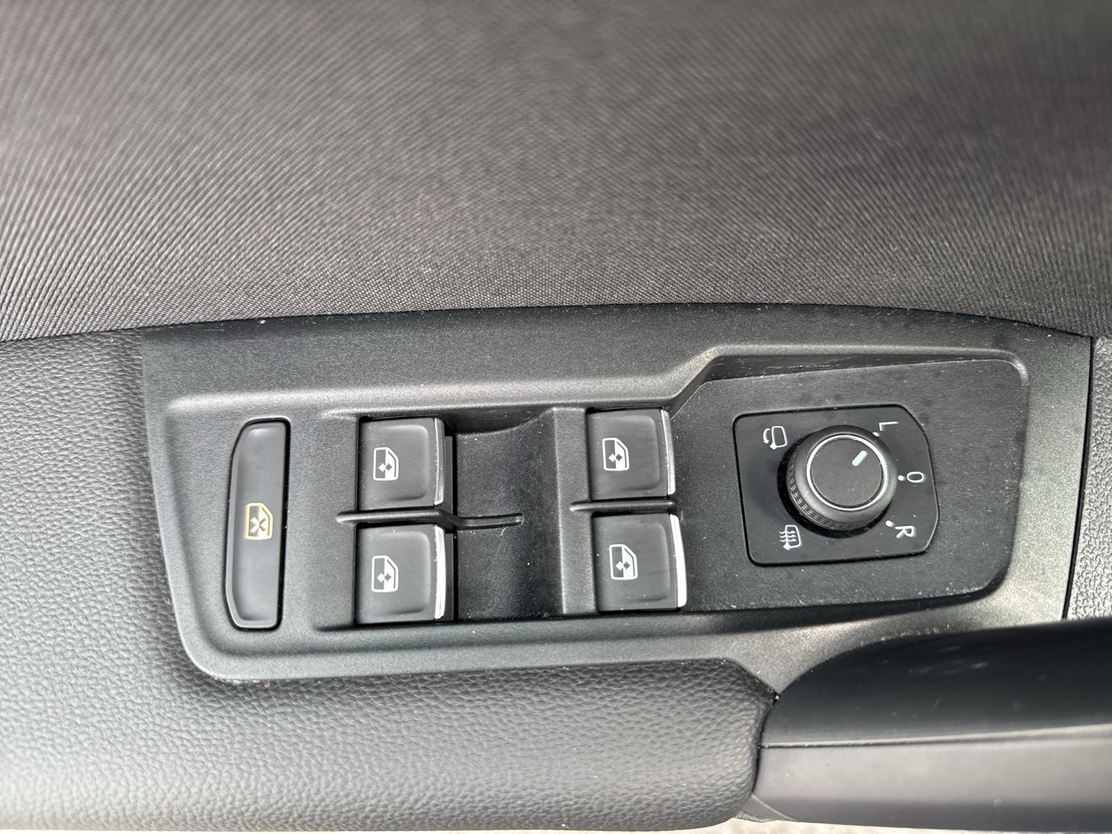 Volkswagen Tiguan 1.5 ELEGANCE ACC LM18 EKLAPPE NAVI SITZHZ