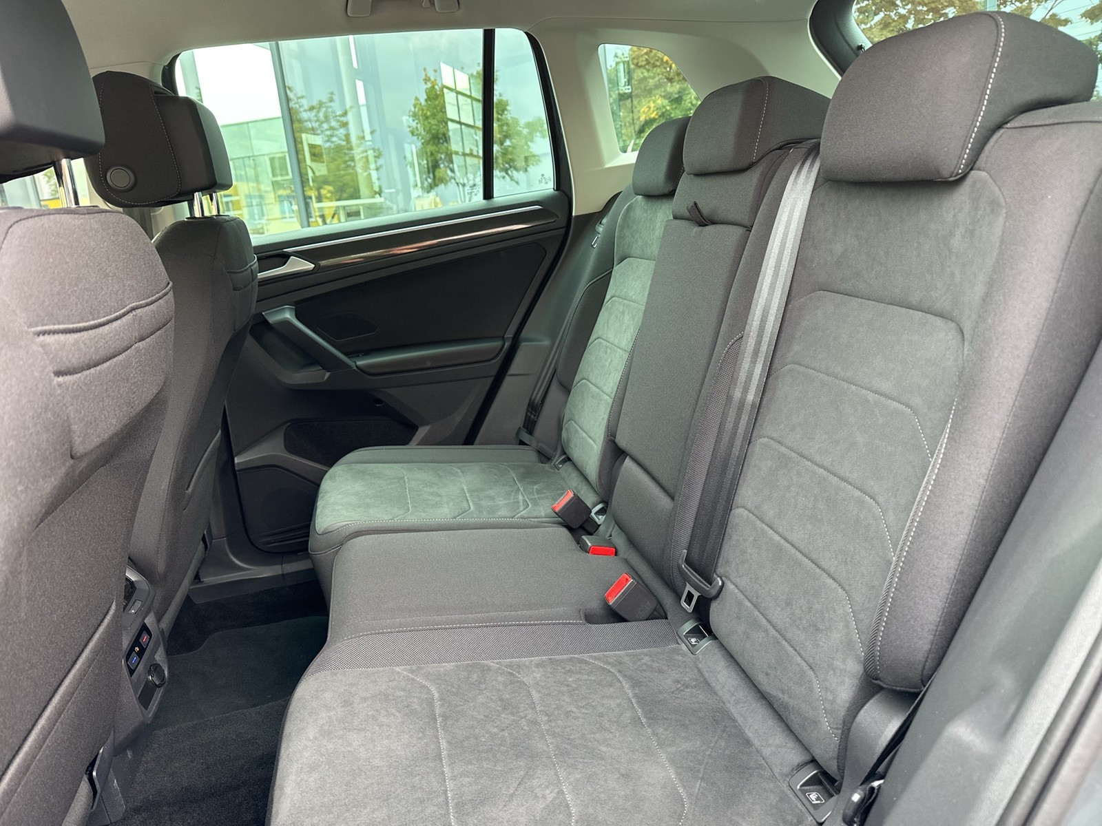 Volkswagen Tiguan 1.5 ELEGANCE ACC LM18 EKLAPPE NAVI SITZHZ