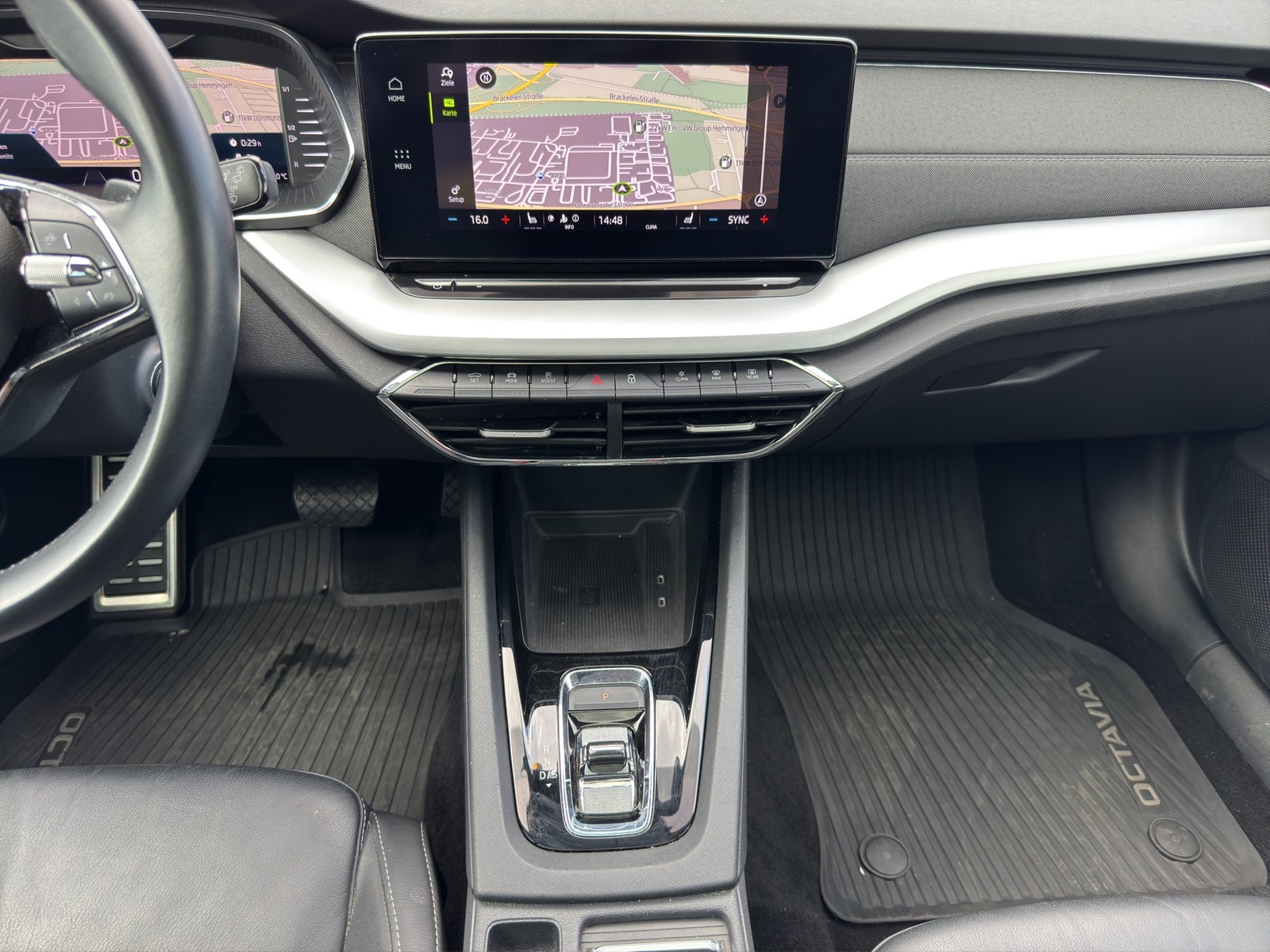 Skoda Octavia Combi 2.0 STYLE STANDHZ. PANO CAM LM18