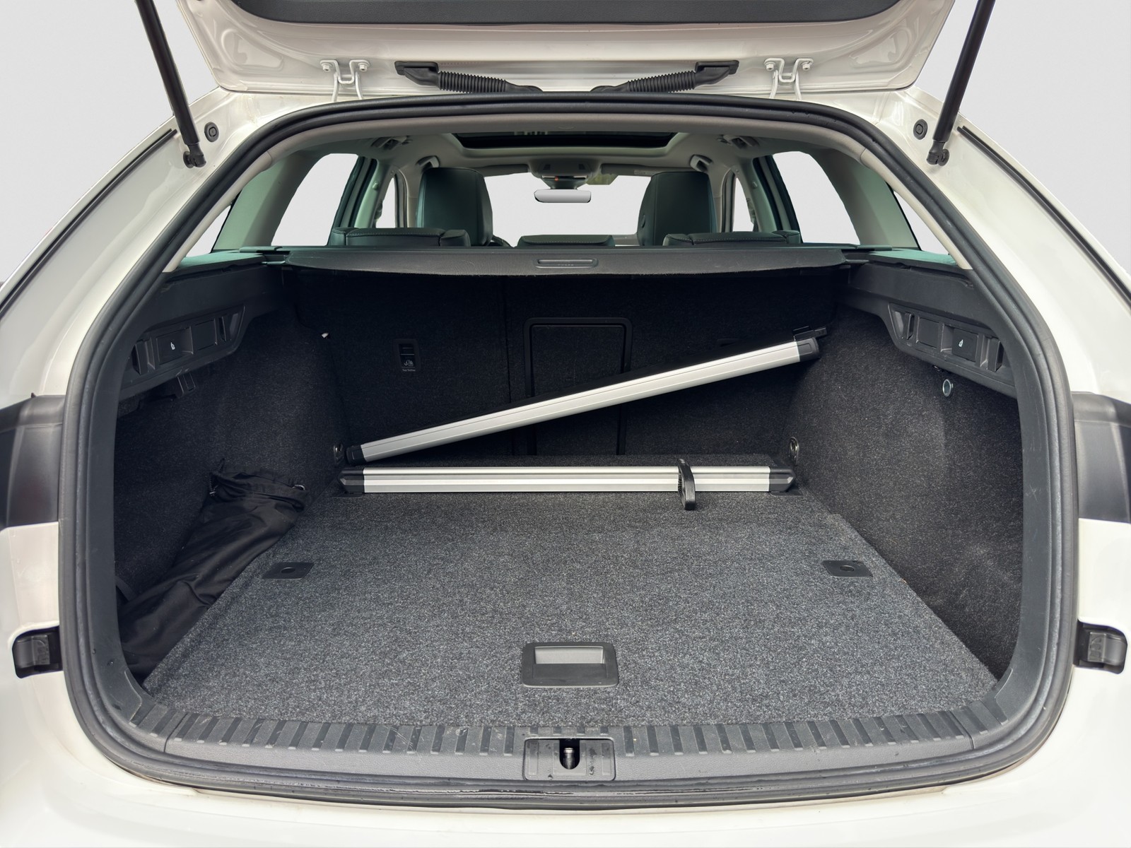 Skoda Octavia Combi 2.0 STYLE STANDHZ. PANO CAM LM18