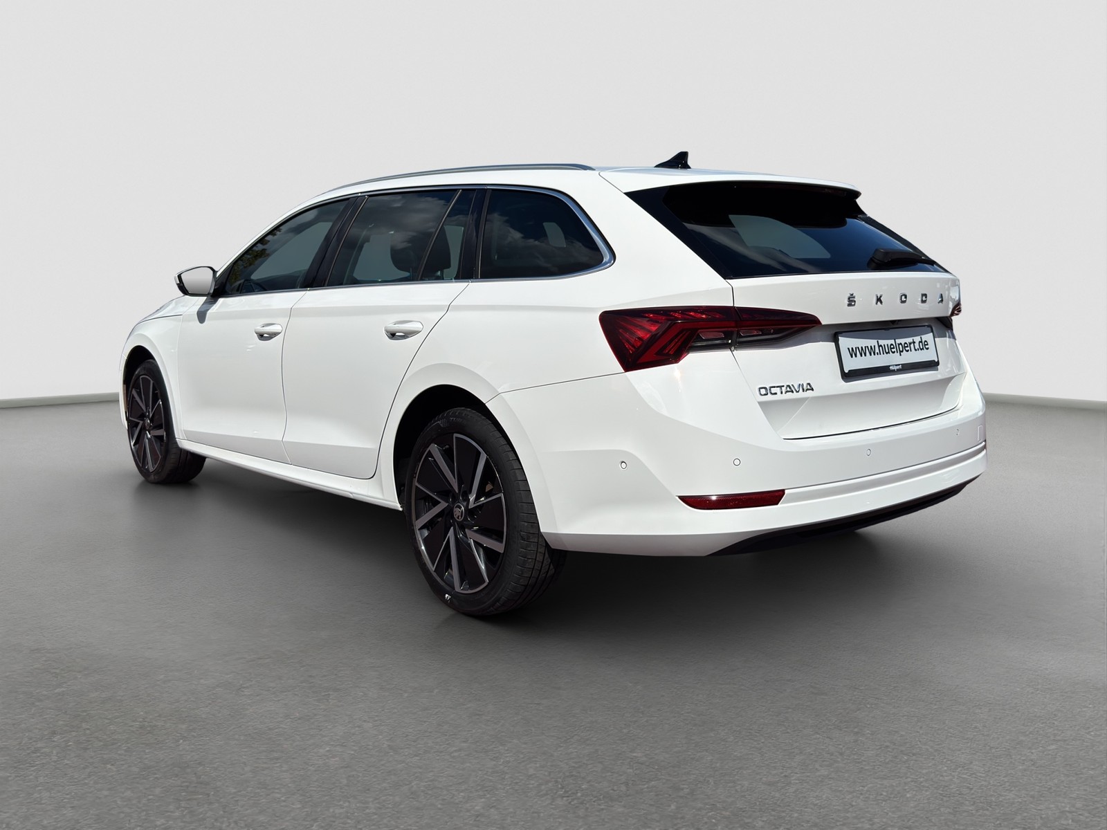 Skoda Octavia Combi 2.0 STYLE STANDHZ. PANO CAM LM18