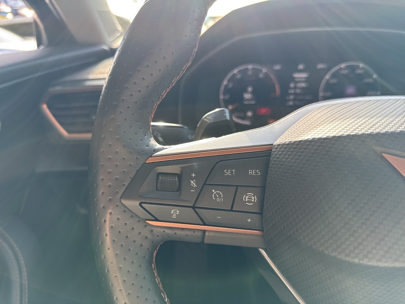 Cupra Formentor 1.5 ACC LM18 NAVI CARPLAY SITZHEIZUNG