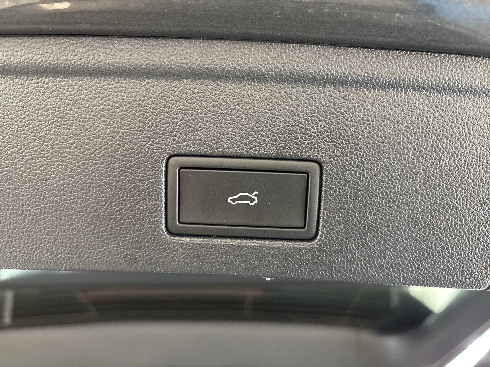 Volkswagen Touareg V6 LUFTFEDERUNG AHK CAM ACC LM19 EKLAPPE