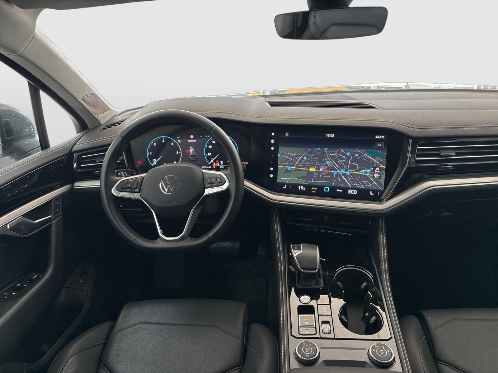 Volkswagen Touareg V6 LUFTFEDERUNG AHK CAM ACC LM19 EKLAPPE