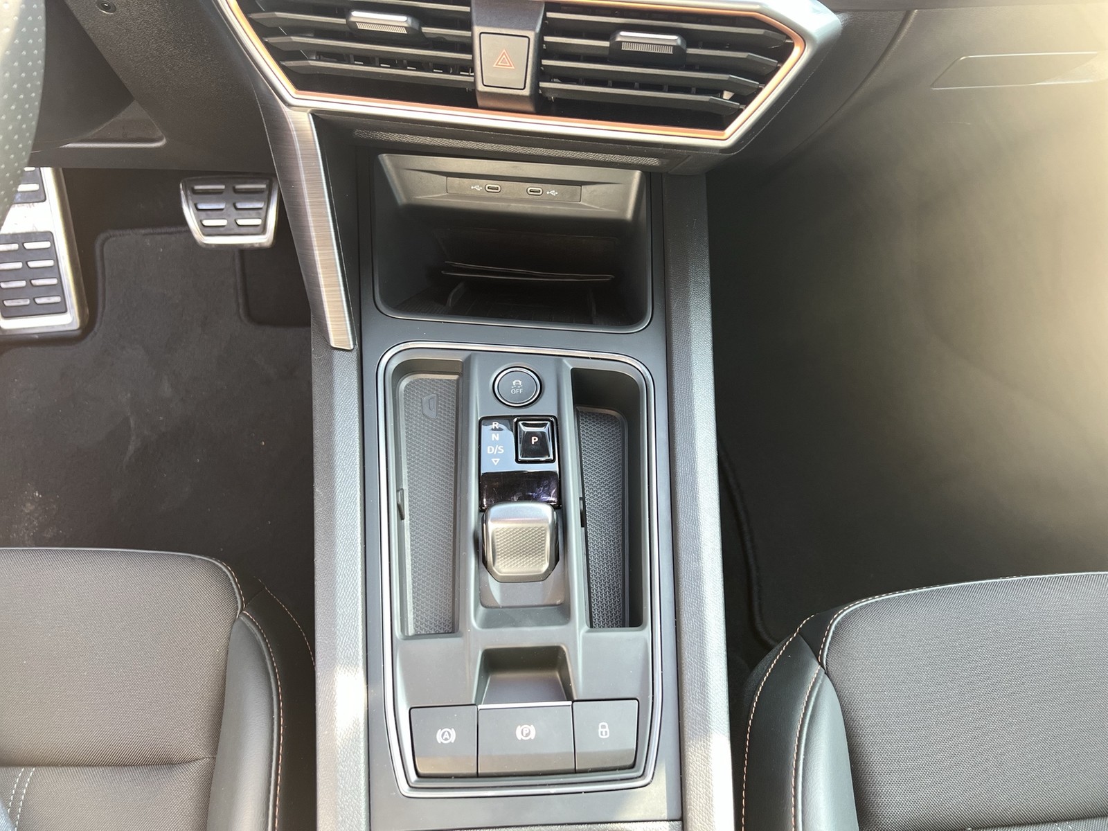 Cupra Leon ST 2.0 VZ 4X4 PANO CAM ACC LM19 EKLAPPE NAVI