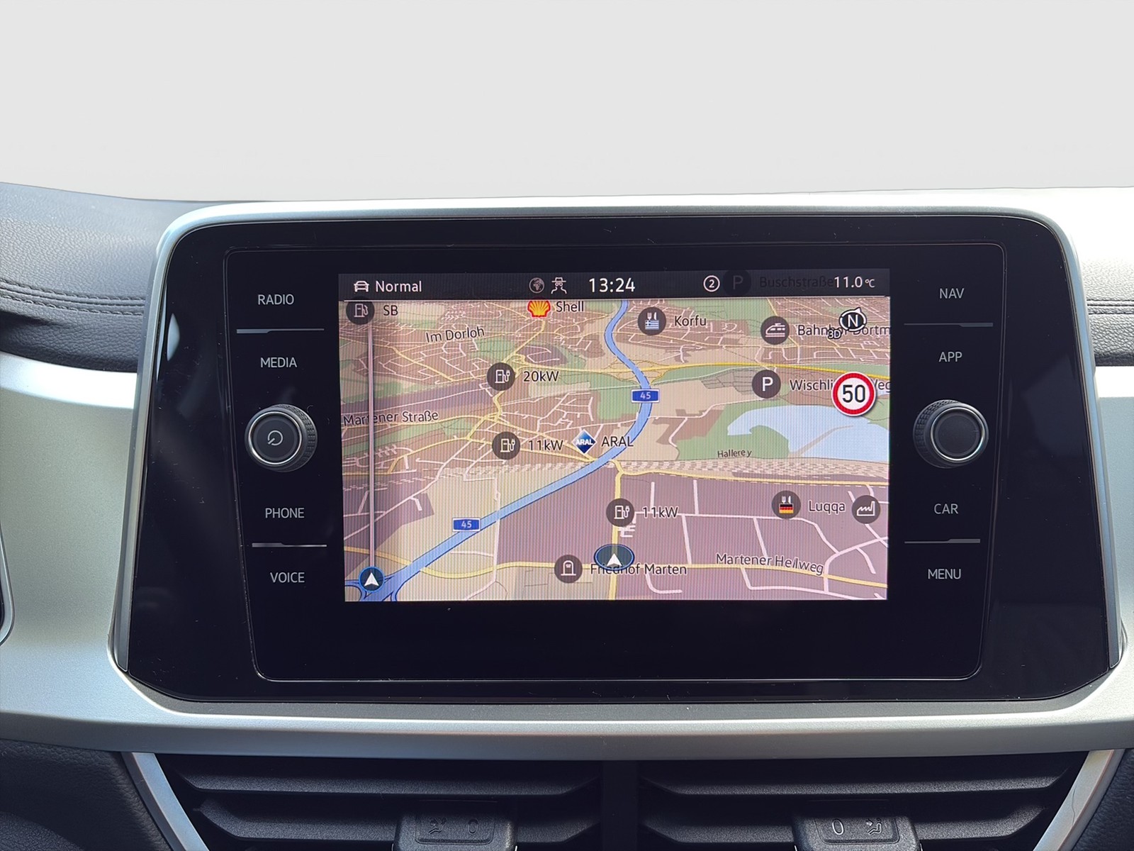 Volkswagen T-Roc 2.0 MOVE STANDHZ CAM ACC LM17 NAVI CARPLAY