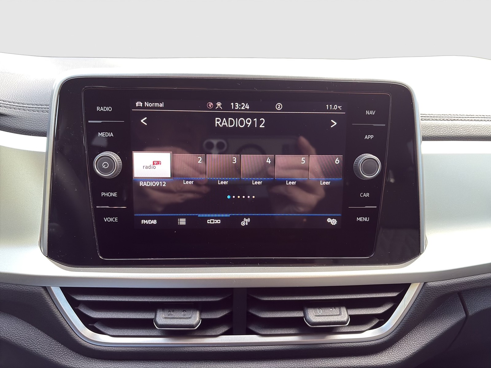 Volkswagen T-Roc 2.0 MOVE STANDHZ CAM ACC LM17 NAVI CARPLAY