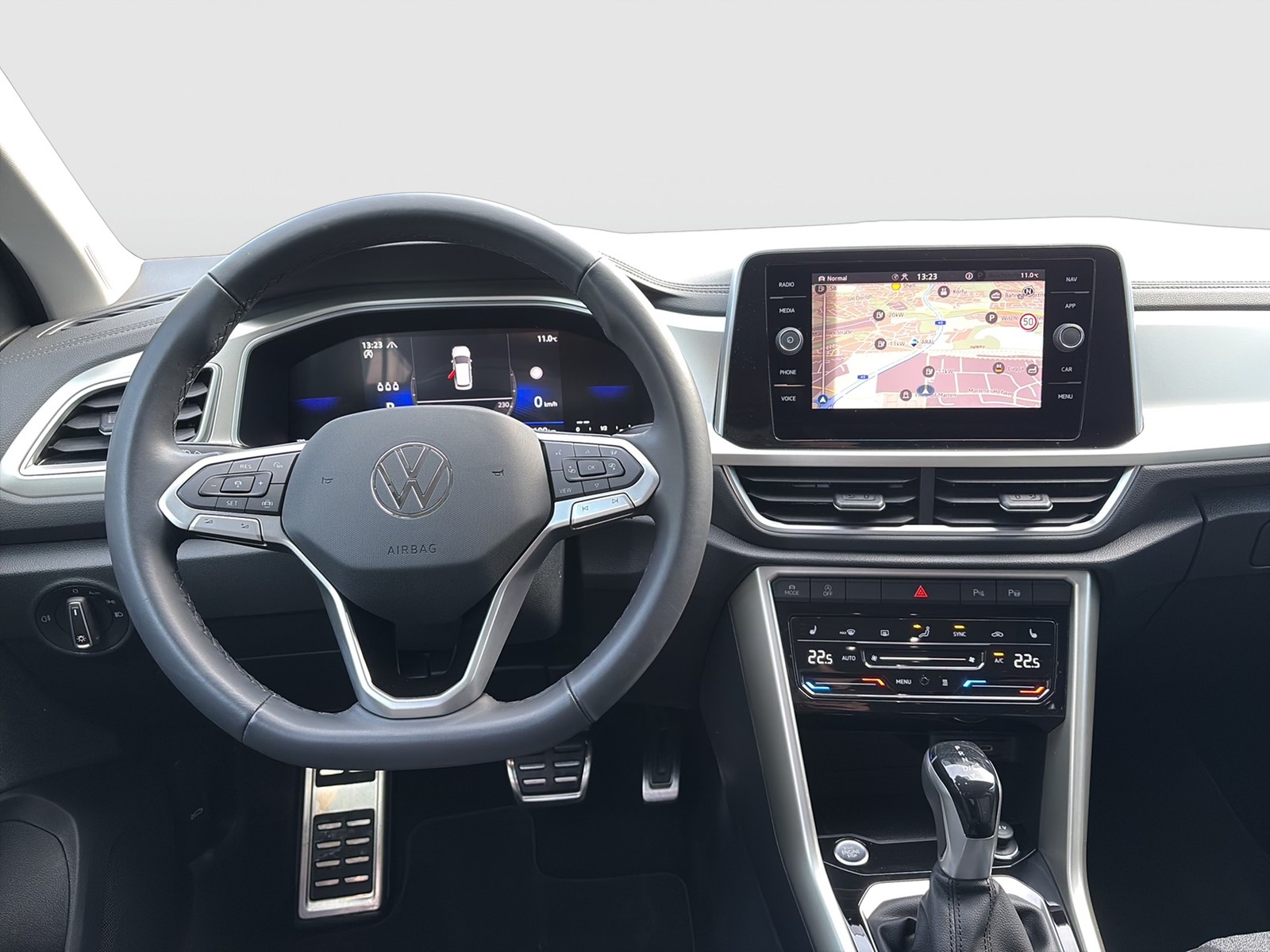 Volkswagen T-Roc 2.0 MOVE STANDHZ CAM ACC LM17 NAVI CARPLAY