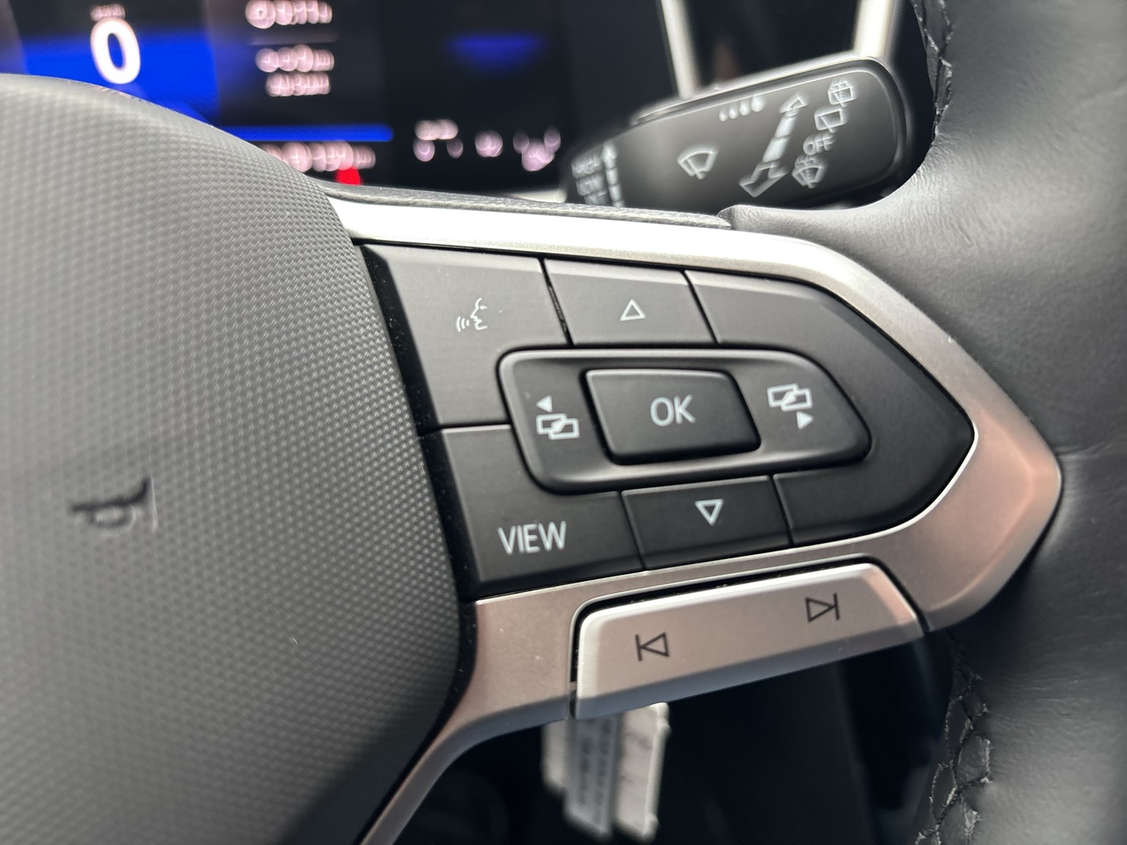 Volkswagen T-Roc 1.5 R-LINE ACC LM17 NAVI CARPLAY SITZHEIZ.