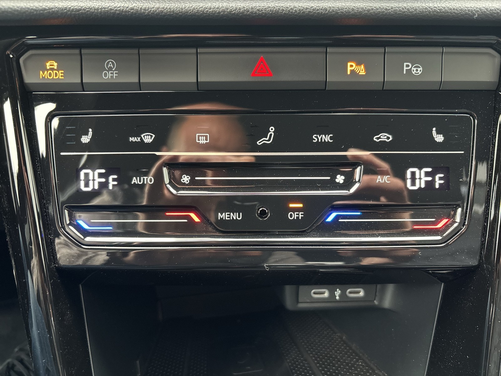 Volkswagen T-Roc 1.5 R-LINE ACC LM17 NAVI CARPLAY SITZHEIZ.