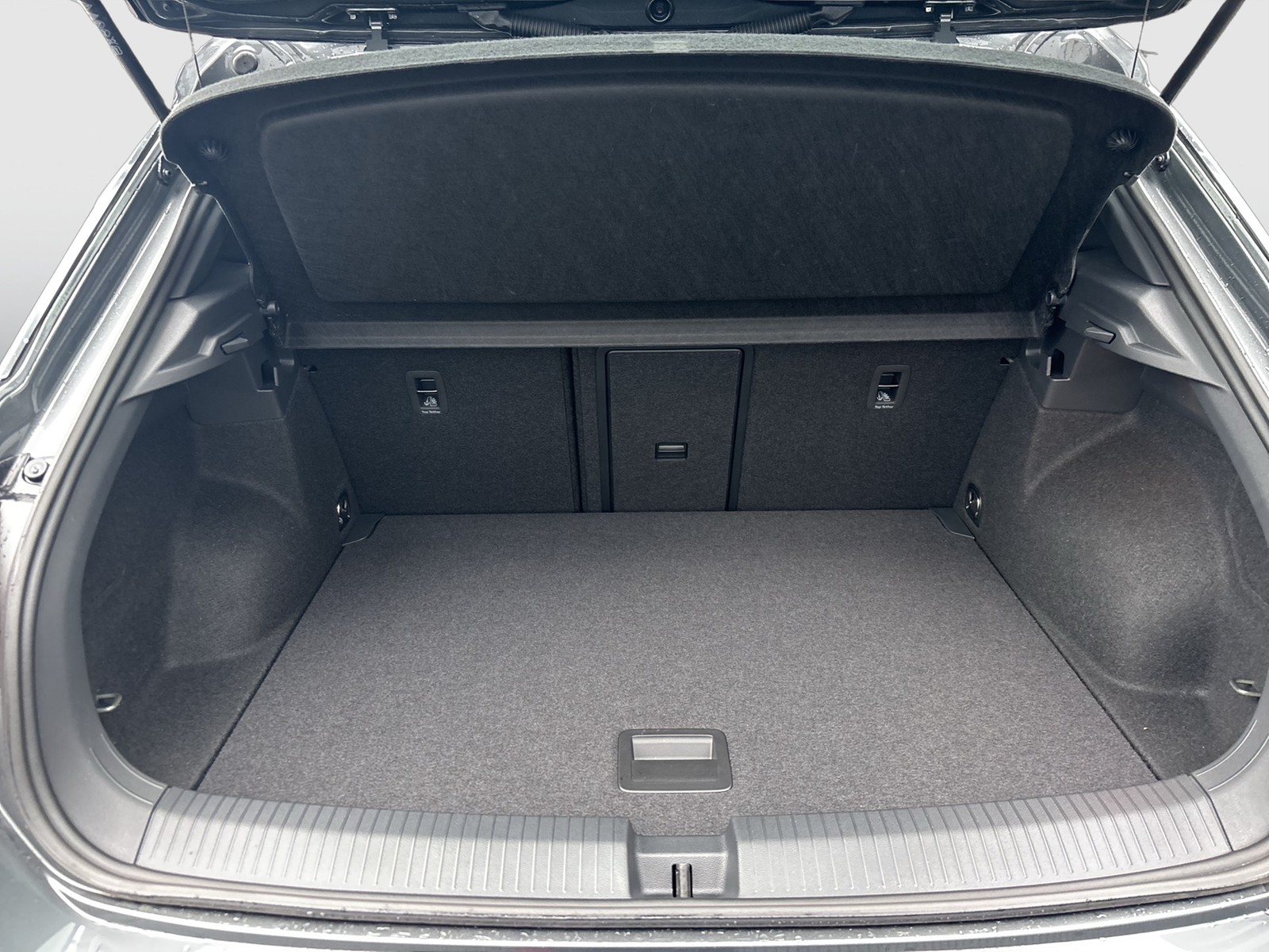 Volkswagen T-Roc 1.5 R-LINE ACC LM17 NAVI CARPLAY SITZHEIZ.