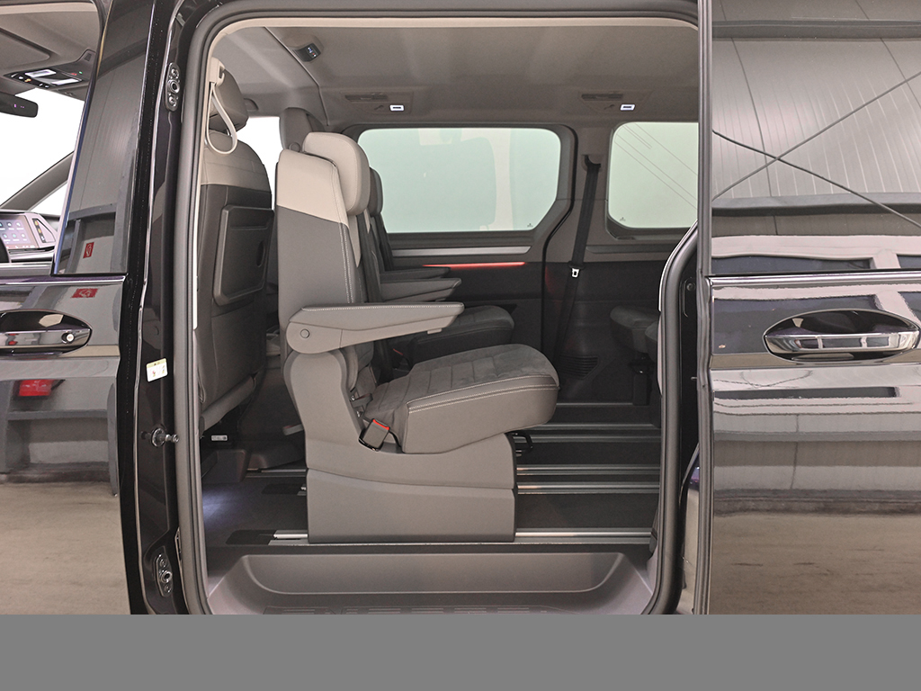 Volkswagen T7 Multivan eHYBRID ENERGY 4MOTION LÜ MATRIX LED