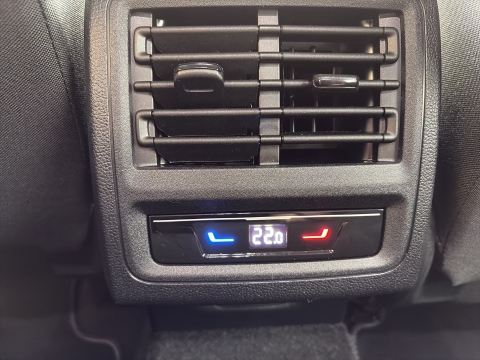 Volkswagen Golf VIII 1.5 HYBRID LIFE FACELIFT LM17 CARPLAY