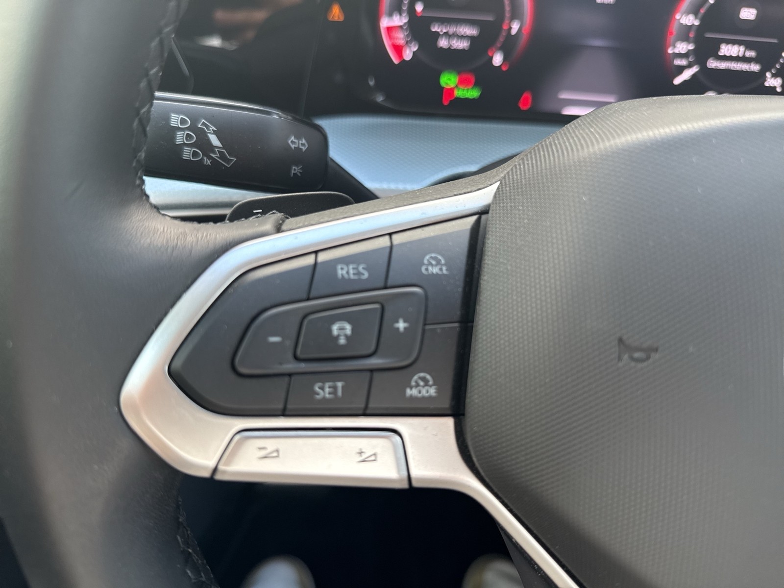 Volkswagen Golf Variant VIII 1.5 eTSI GOAL CAM ACC CARPLAY