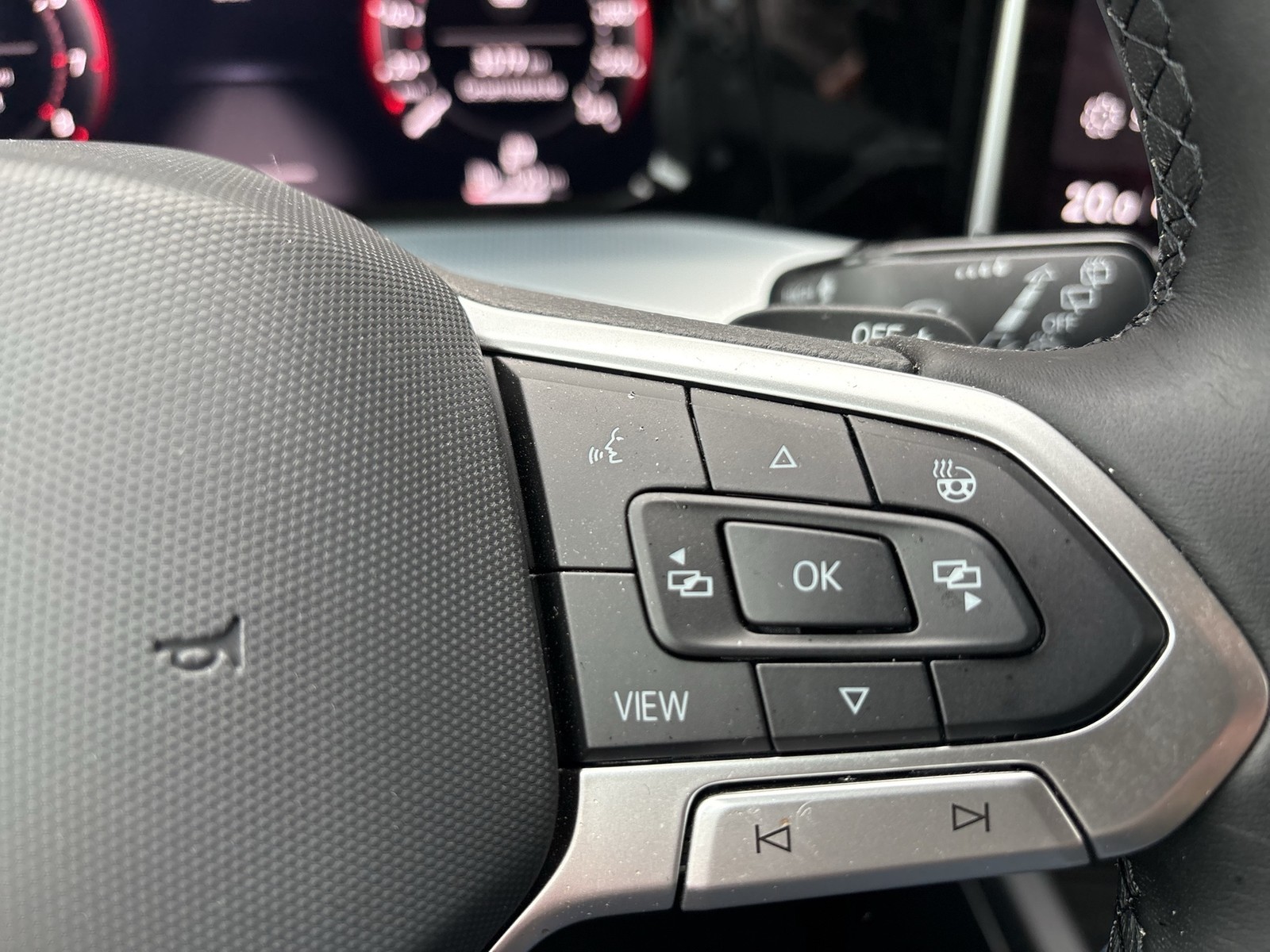 Volkswagen Golf Variant VIII 1.5 eTSI GOAL CAM ACC CARPLAY