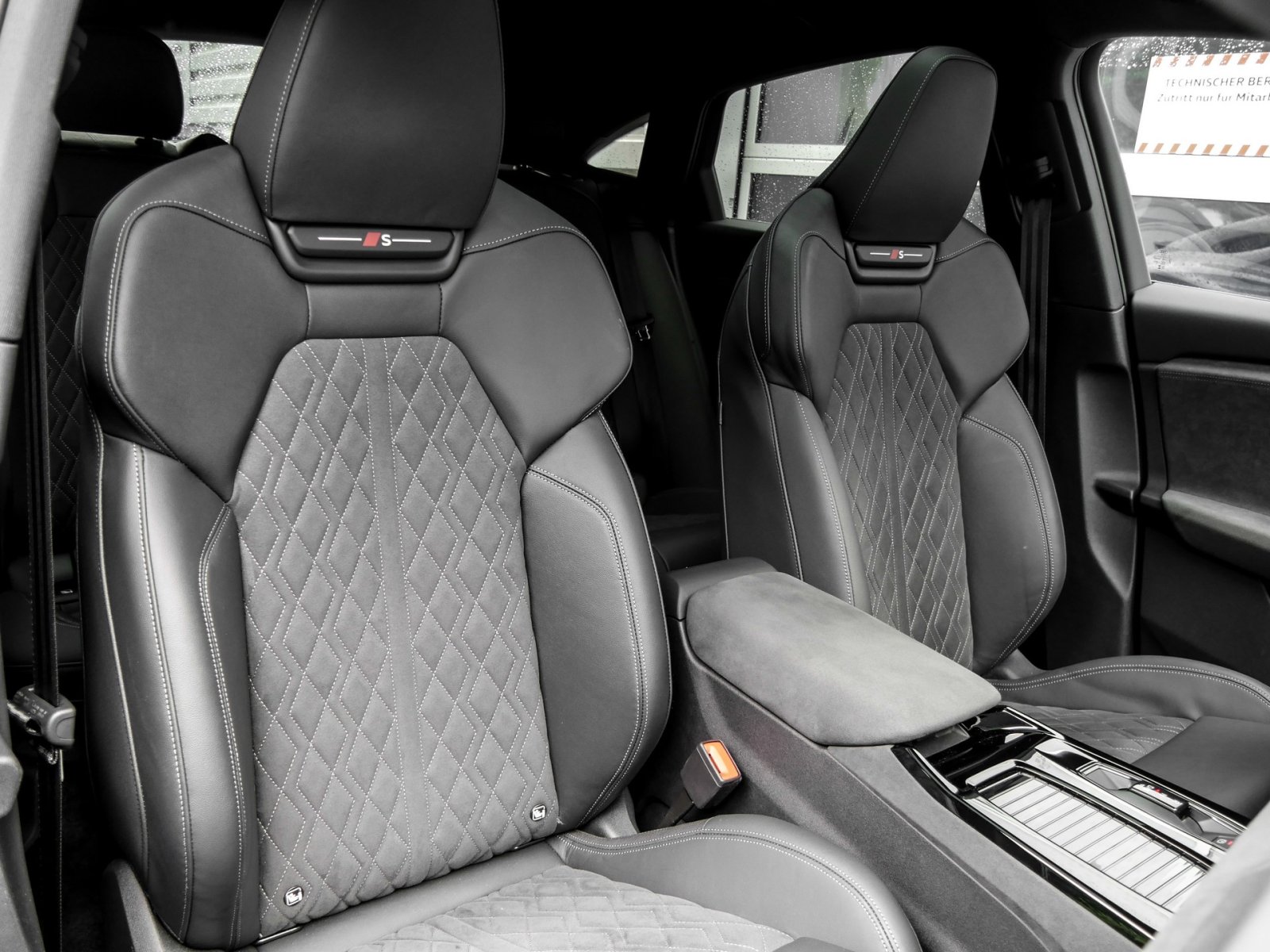 Audi Q6 Sportback e-tron performance S line business