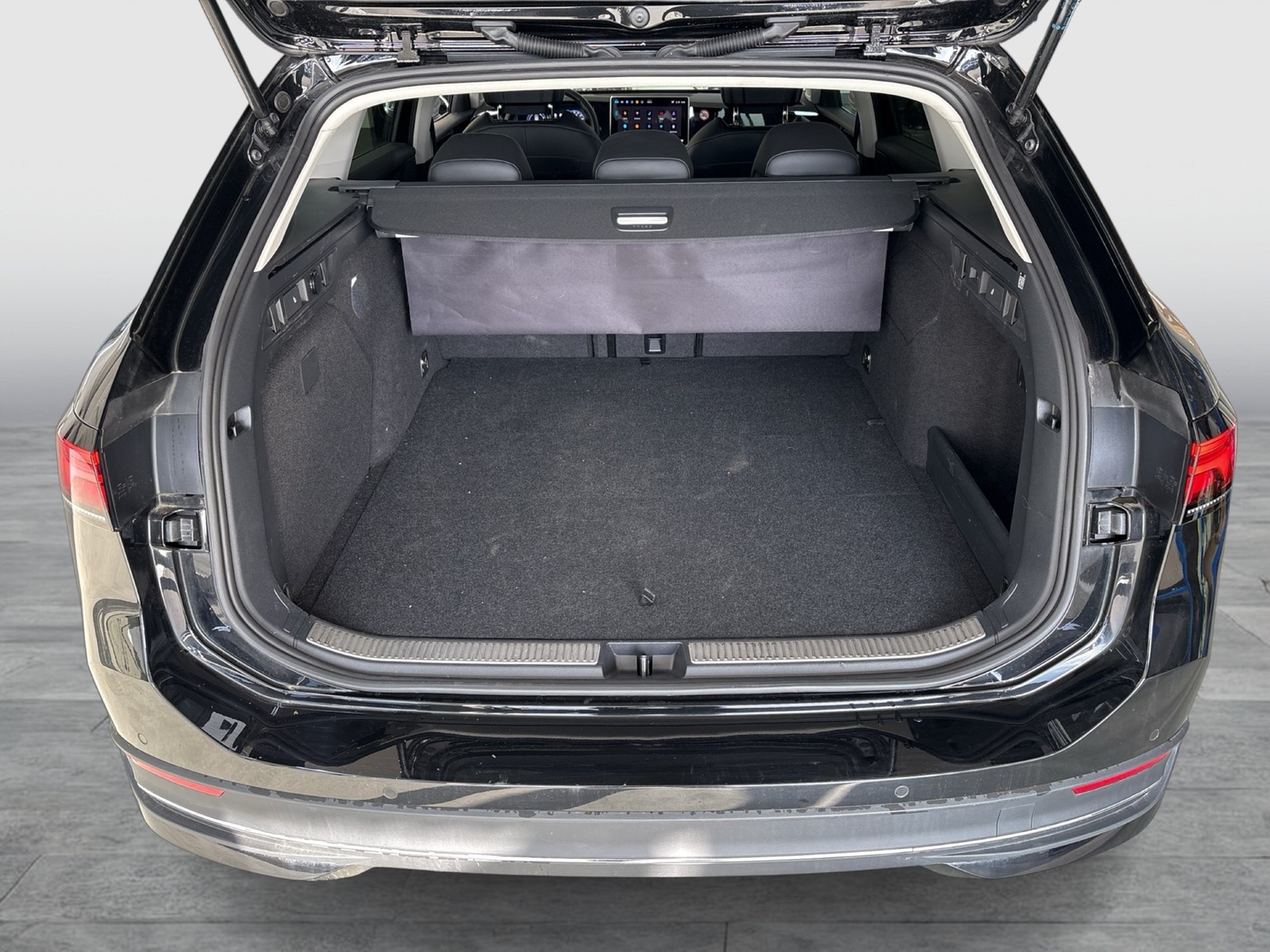 Volkswagen Passat Variant 1.5 HYBRID BUSINESS AHK CAM ACC