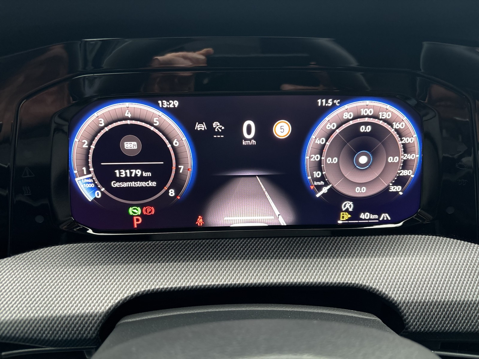 Volkswagen Golf Variant VIII R 4X4 FACELIFT AHK 360CAM LM18