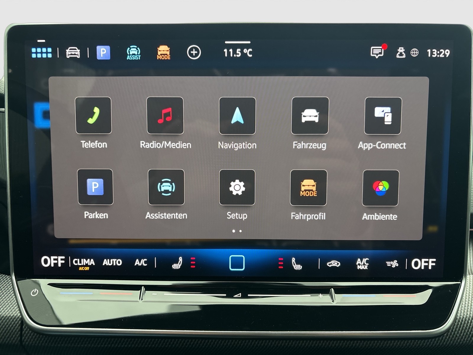 Volkswagen Golf Variant VIII R 4X4 FACELIFT AHK 360CAM LM18