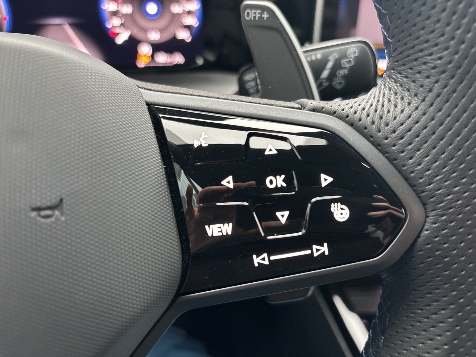 Volkswagen Golf Variant VIII R 4X4 FACELIFT AHK 360CAM LM18