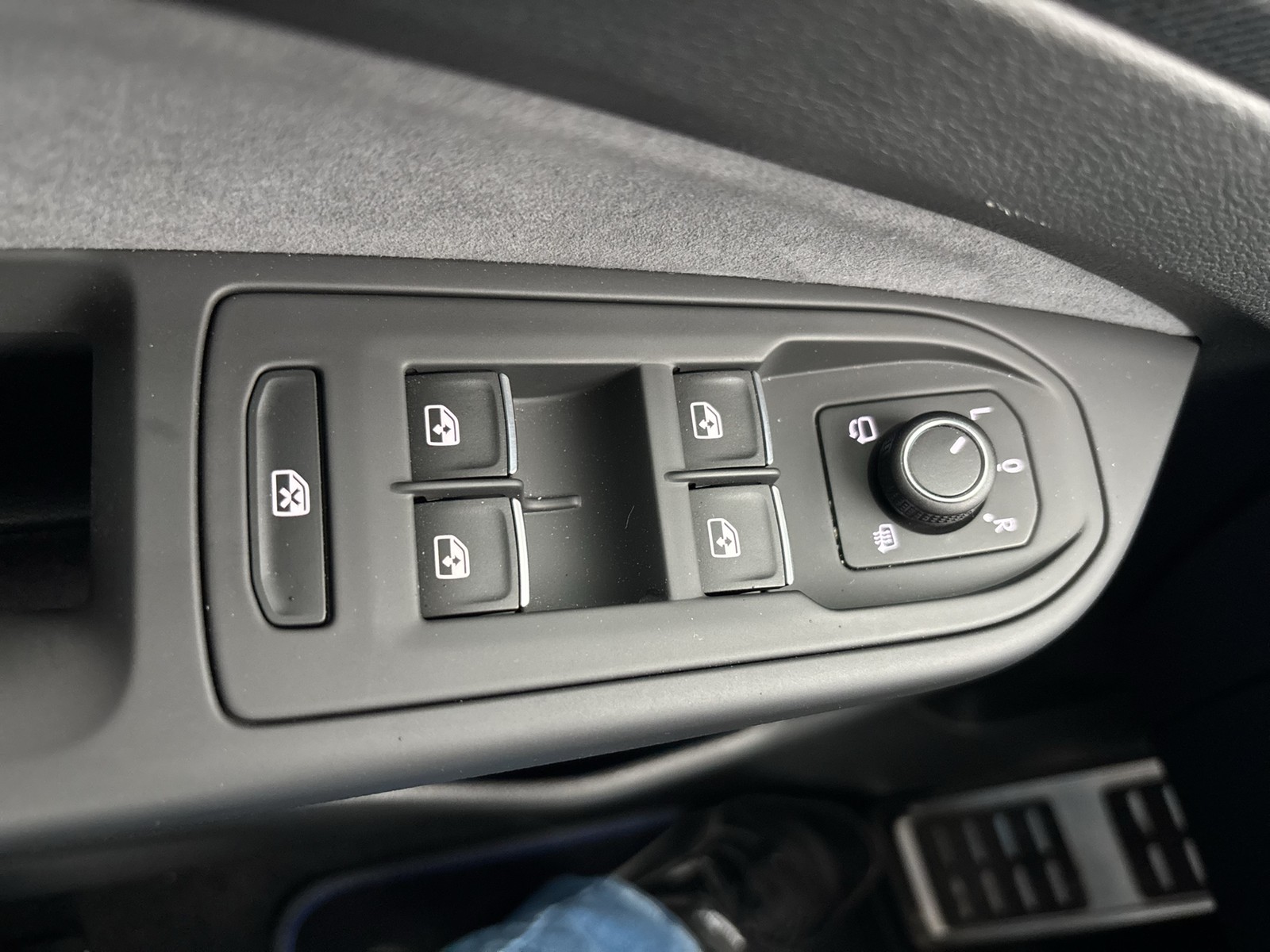 Volkswagen Golf Variant VIII R 4X4 FACELIFT AHK 360CAM LM18