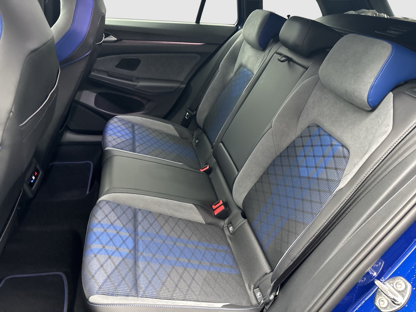 Volkswagen Golf Variant VIII R 4X4 FACELIFT AHK 360CAM LM18