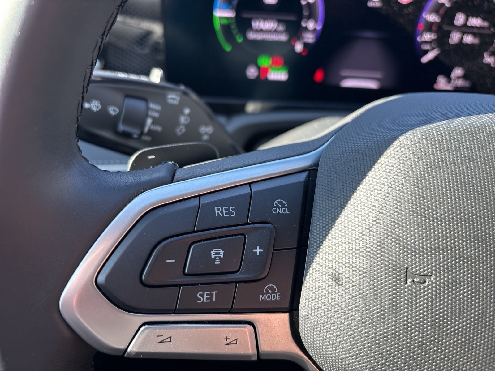 Volkswagen Passat Variant 1.5 HYBRID BUSINESS AHK CAM ACC