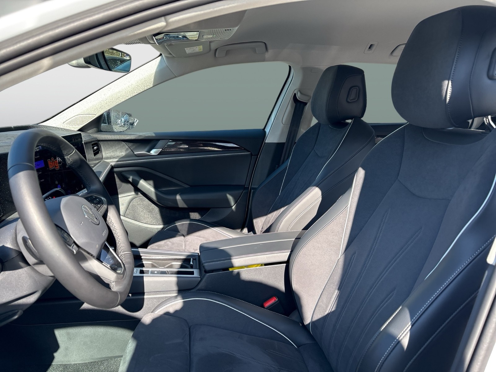 Volkswagen Passat Variant 1.5 HYBRID BUSINESS AHK CAM ACC