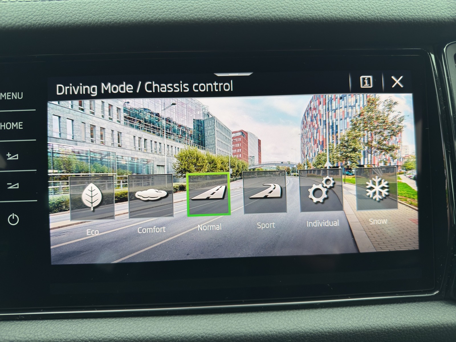 Skoda Kodiaq 2.0 SPORTLINE 4X4 STANDHZ AHK 360CAM LM19