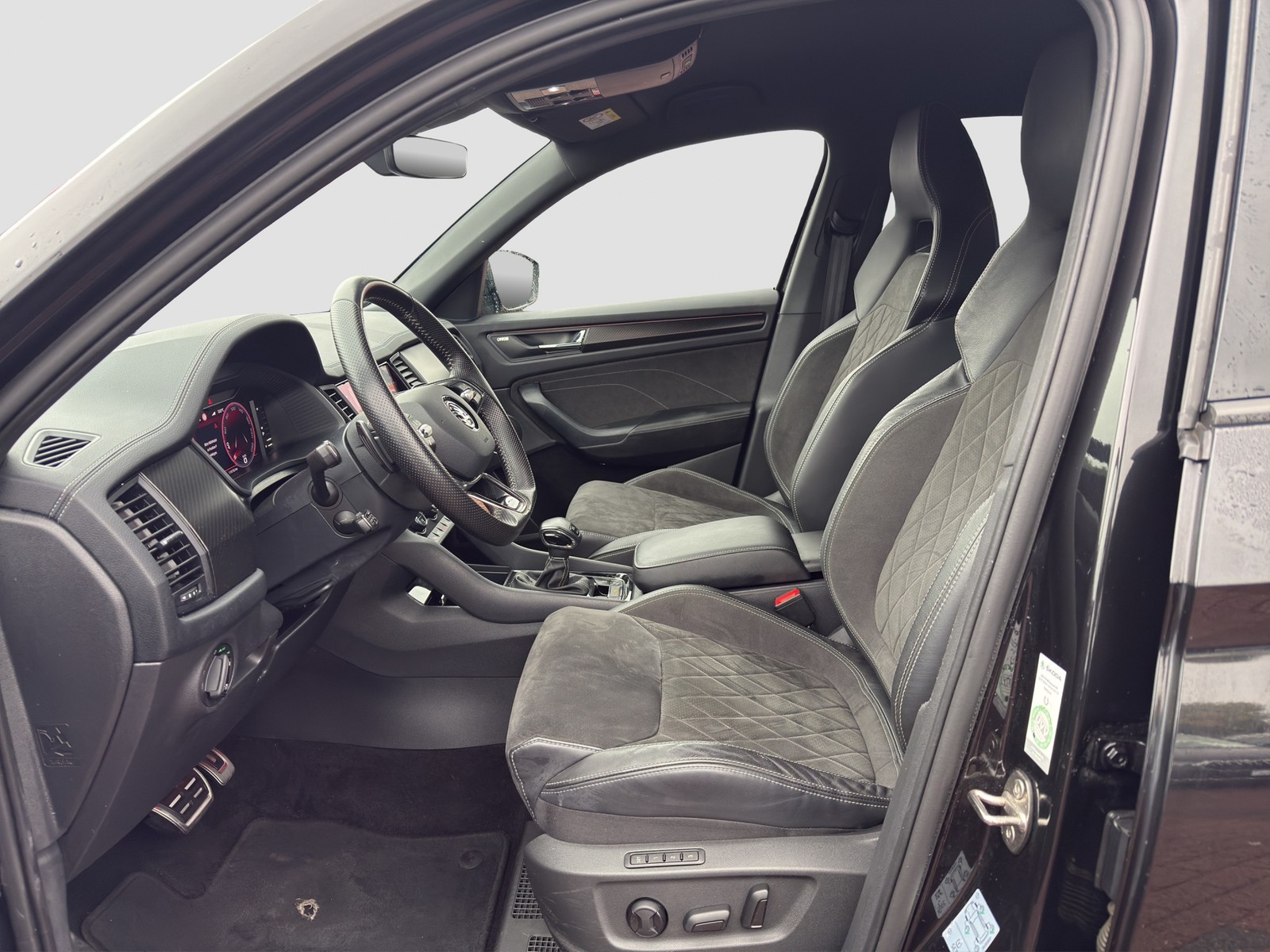 Skoda Kodiaq 2.0 SPORTLINE 4X4 STANDHZ AHK 360CAM LM19