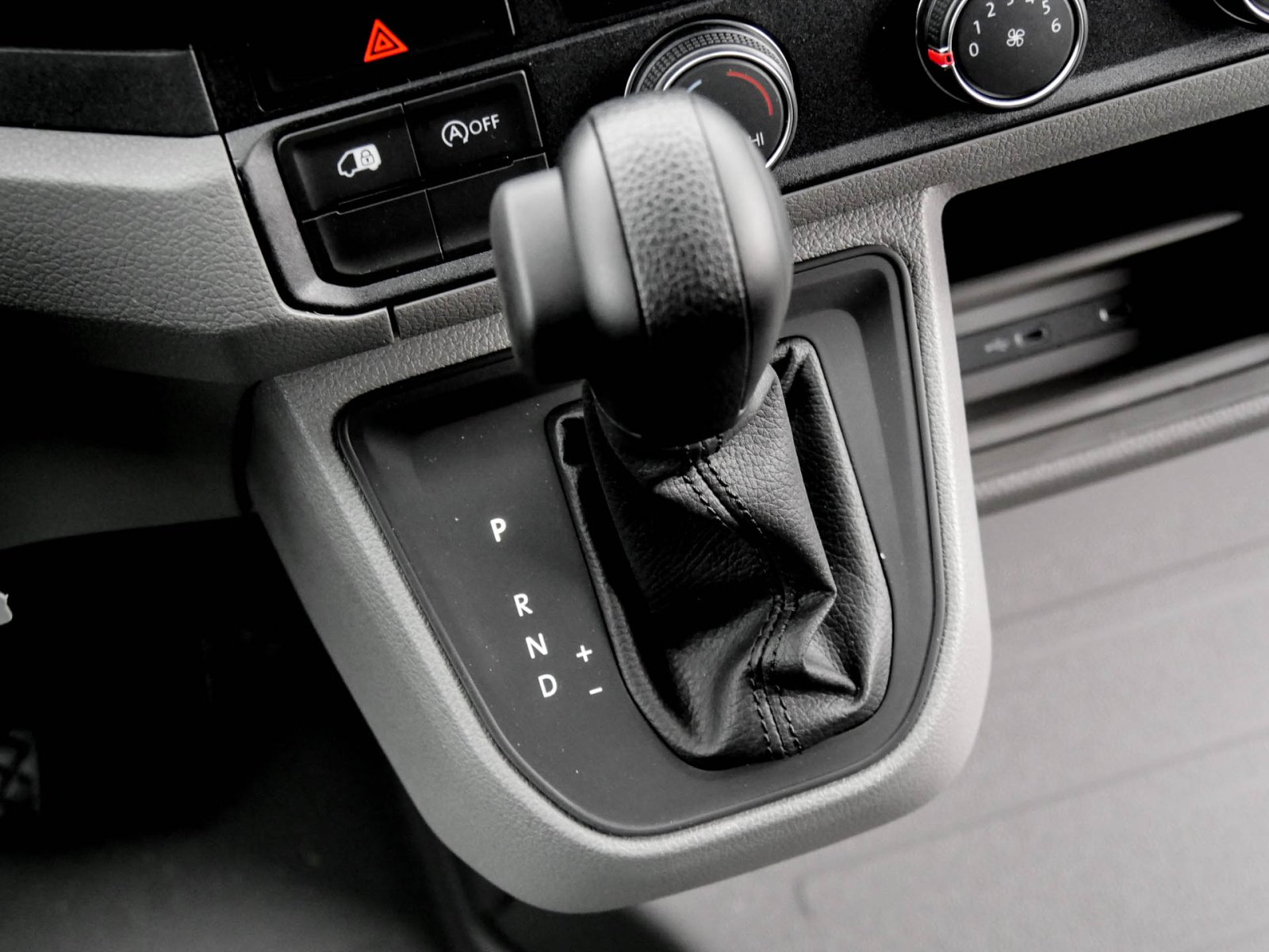 Volkswagen Crafter Kasten 35 2.0 MR HD NAVI ACC CARPLAY