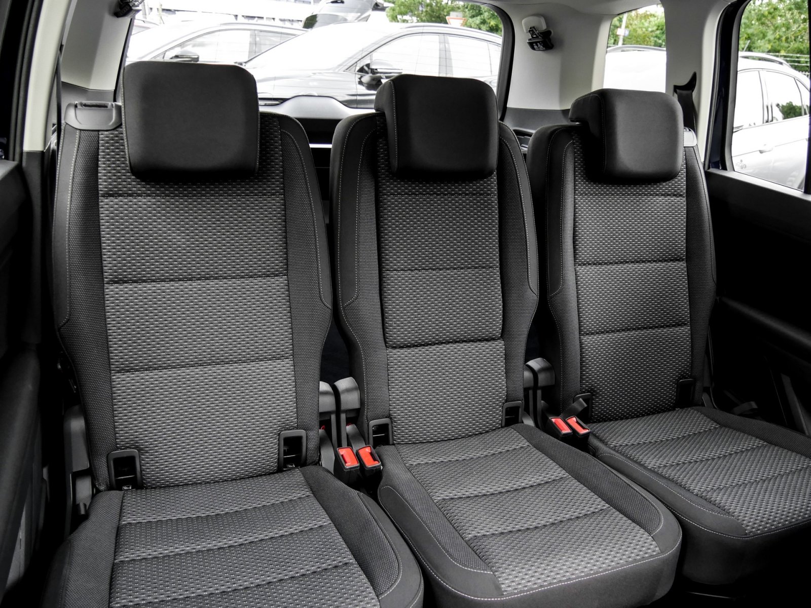 Volkswagen Touran 2.0 COMFORTLINE 7SITZE CAM E-KLAPPE NAVI