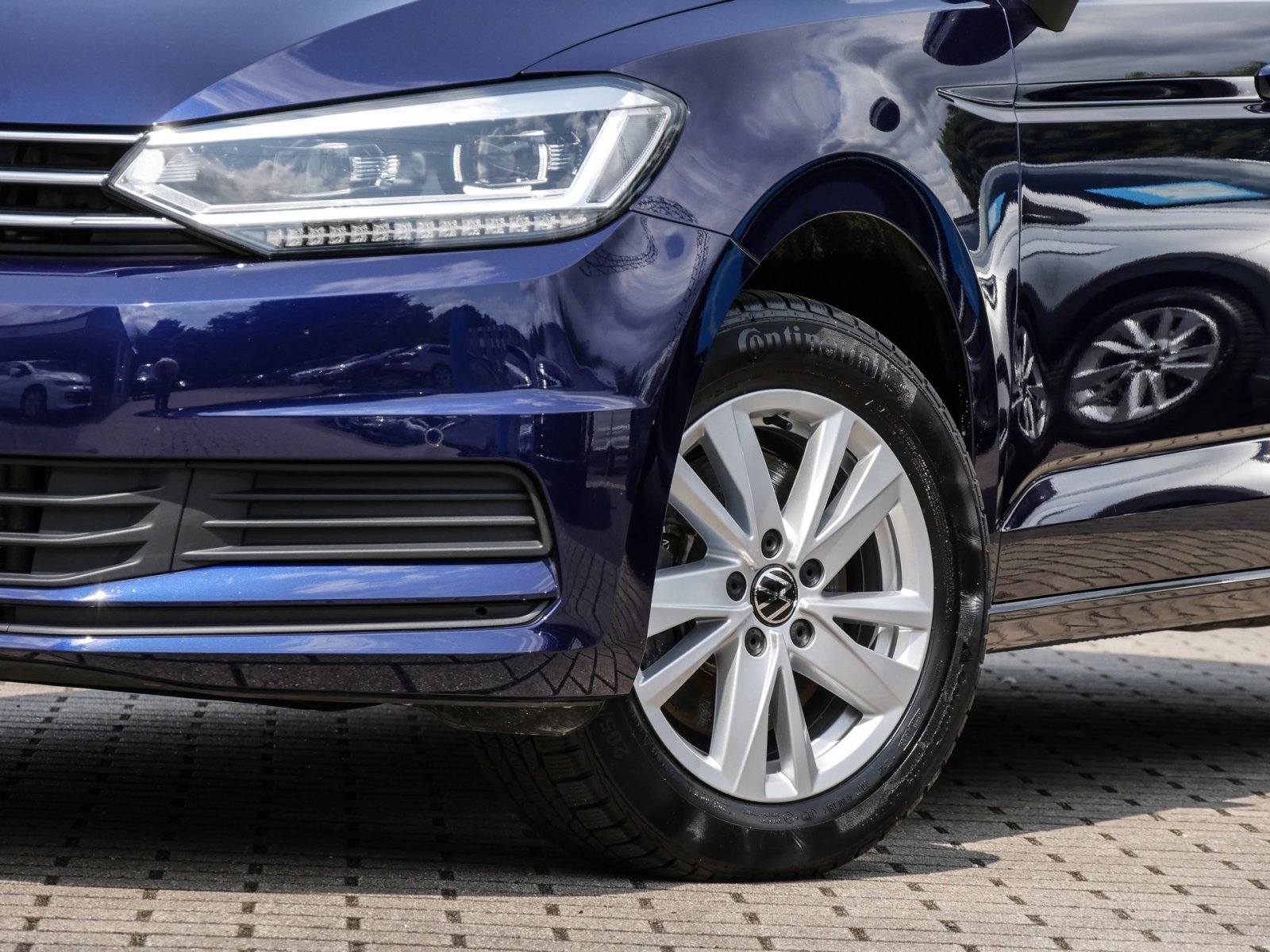 Volkswagen Touran 2.0 COMFORTLINE 7SITZE CAM E-KLAPPE NAVI