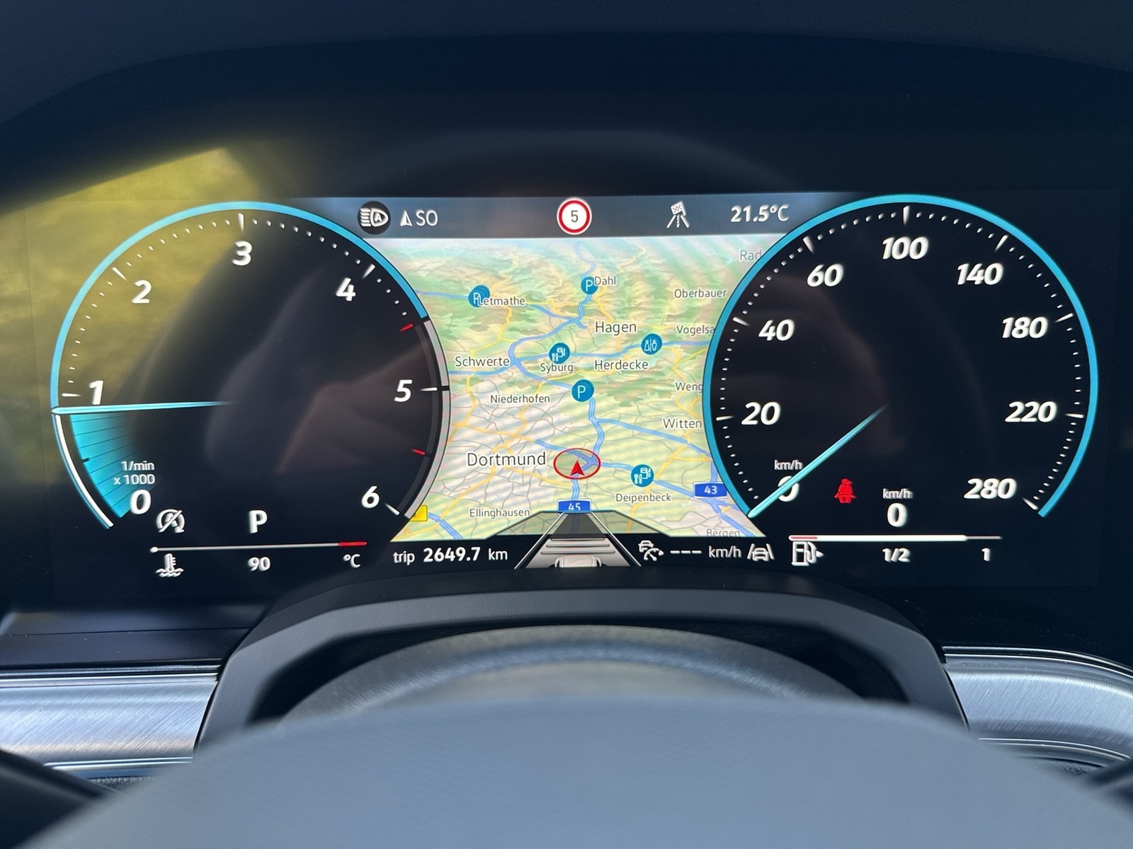 Volkswagen Touareg V6 LUFTFEDERUNG AHK CAM ACC LM19 EKLAPPE