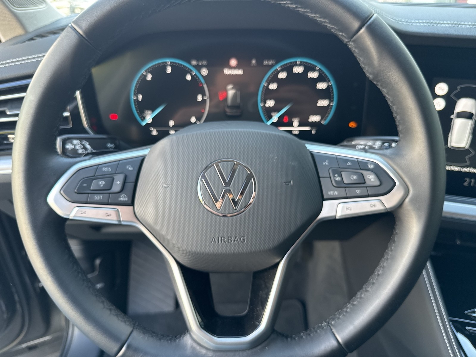 Volkswagen Touareg V6 LUFTFEDERUNG AHK CAM ACC LM19 EKLAPPE