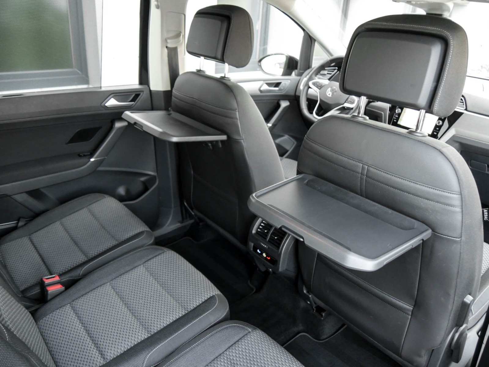 Volkswagen Touran 2.0 COMFORTLINE 7SITZE AHK CAM ACC NAVI