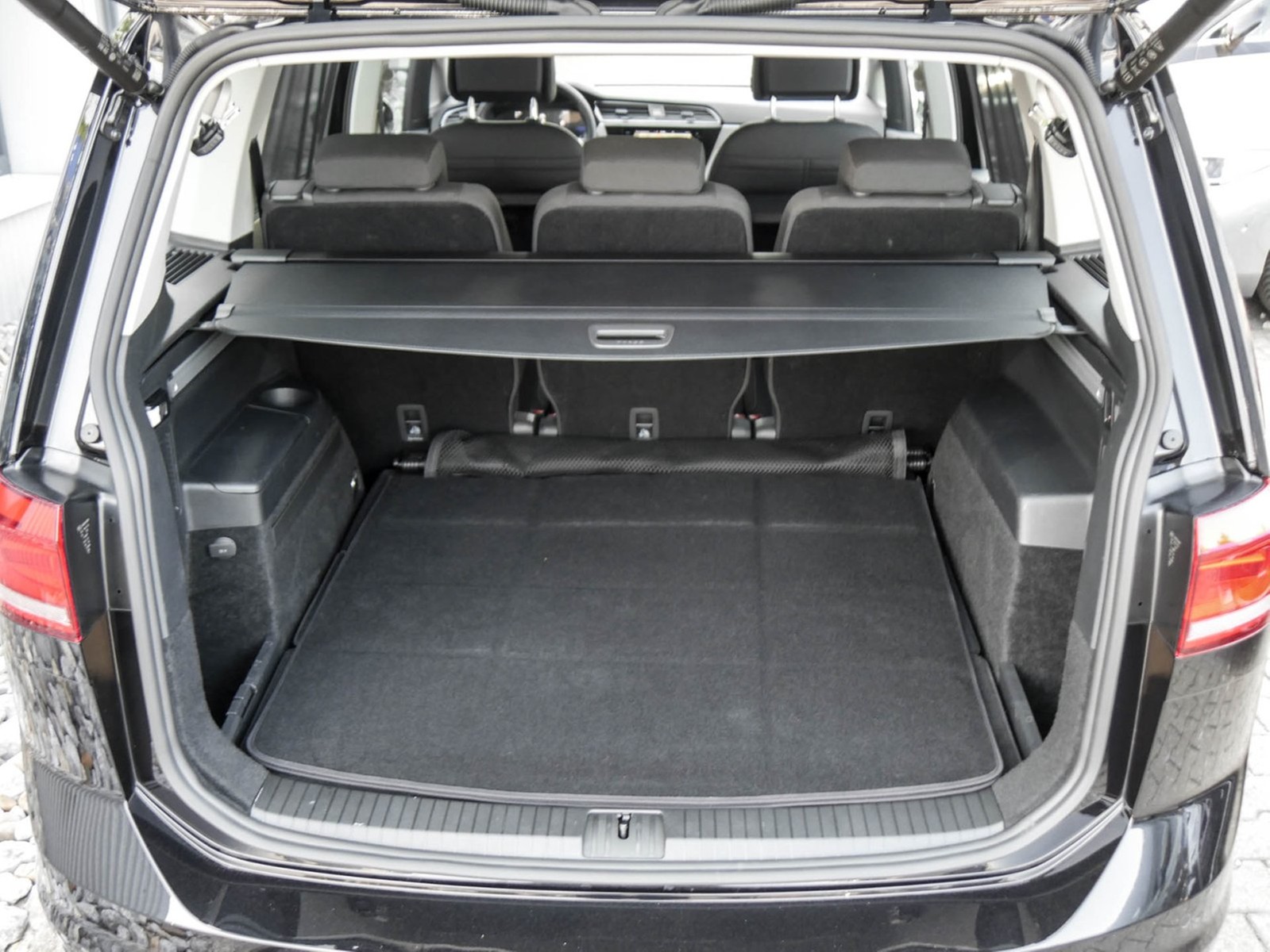 Volkswagen Touran 2.0 COMFORTLINE 7SITZE AHK CAM ACC NAVI