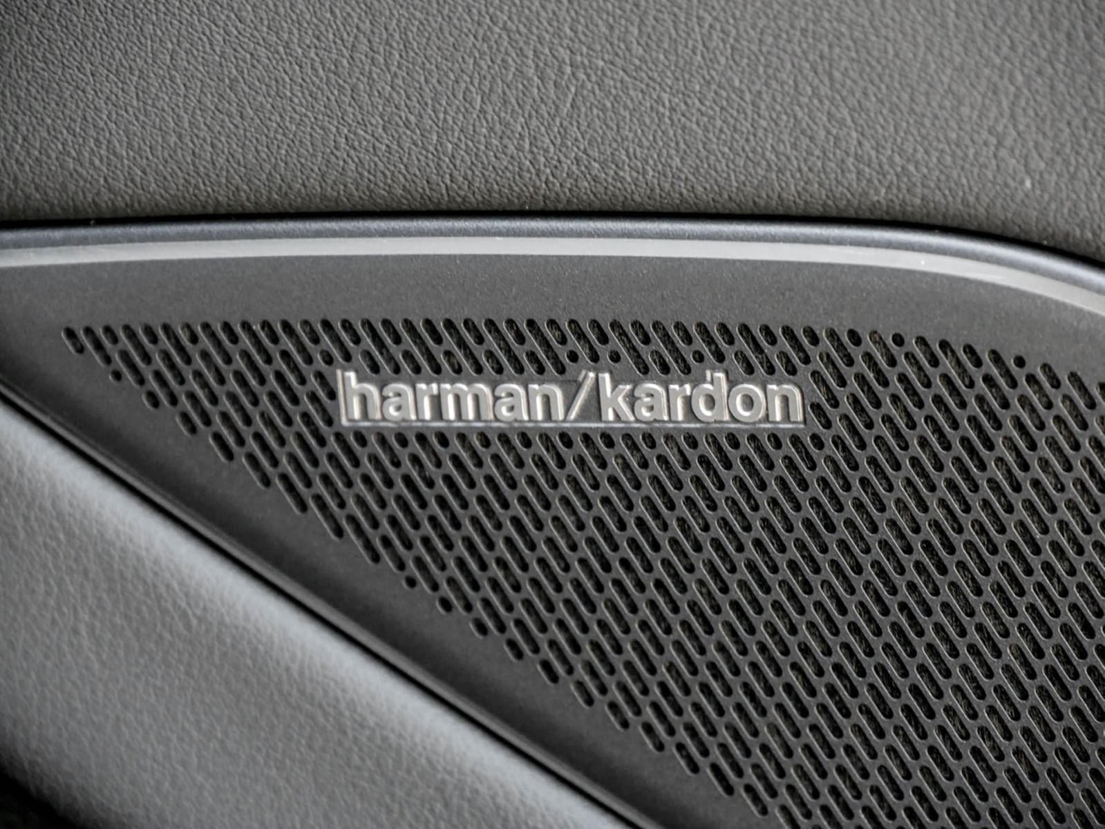 Volkswagen Tiguan 1.5 HYBRID R-LINE NEUESMODELL AHK 360°CAM