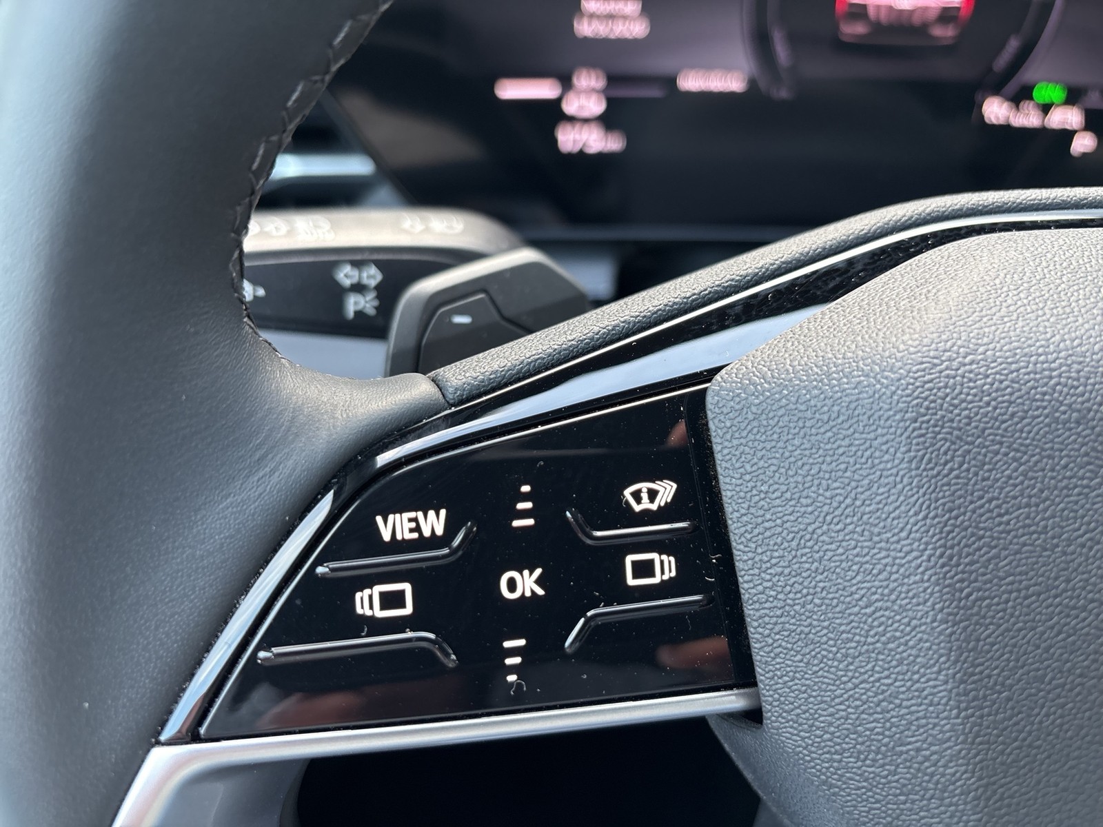 Audi Q6 e-tron quattro S LINE B&O AHK 360CAM ACC LM19
