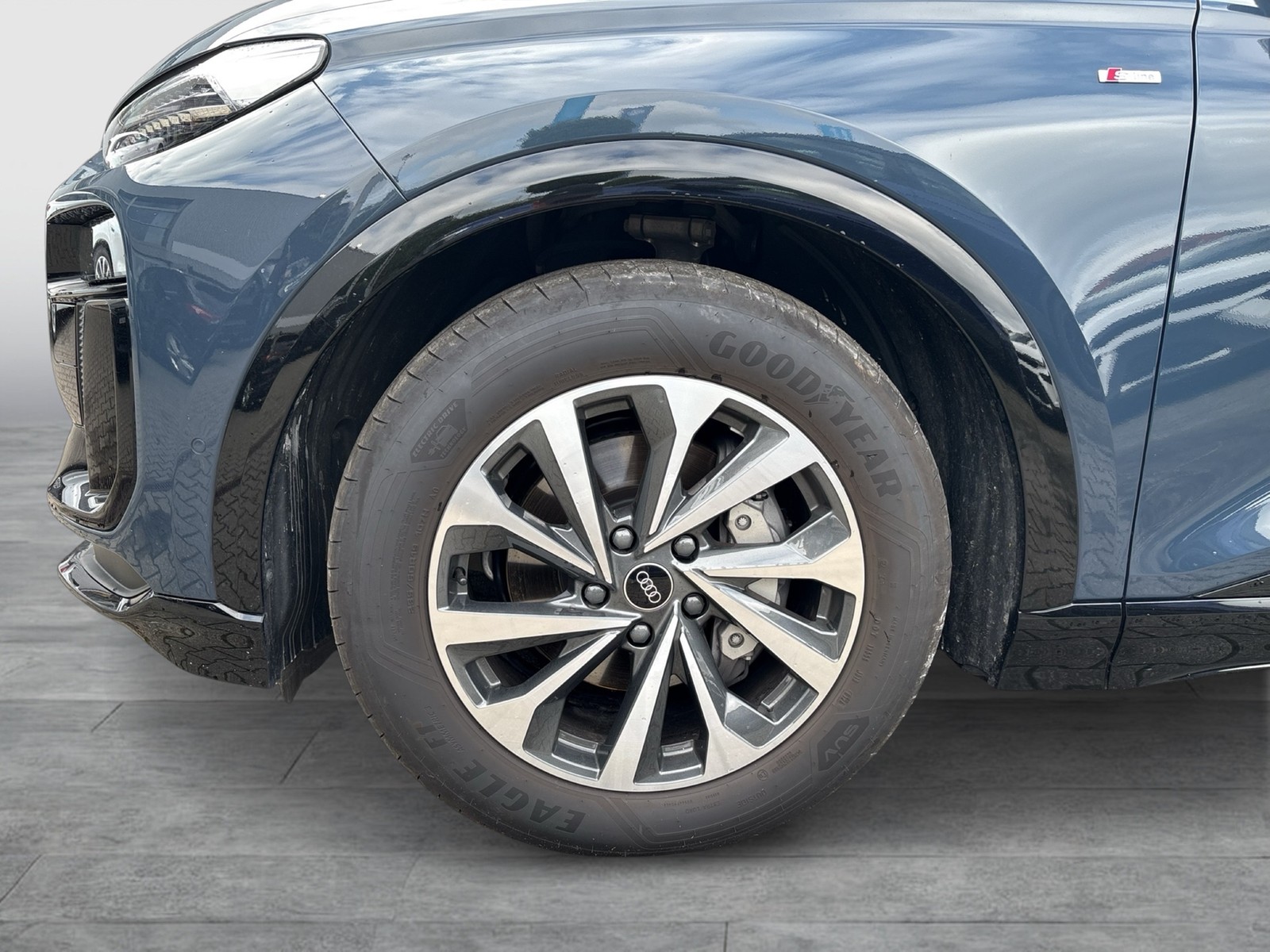 Audi Q6 e-tron quattro S LINE B&O AHK 360CAM ACC LM19