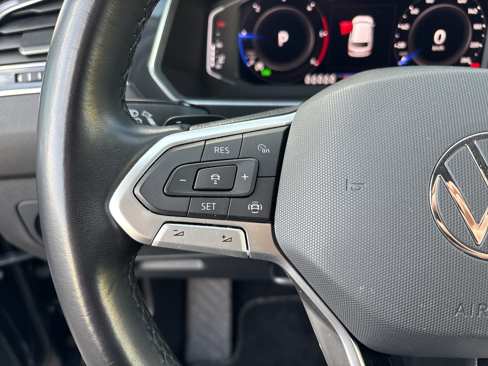 Volkswagen Tiguan Allspace 2.0 ELEGANCE 4X4 7SITZE AHK LM19