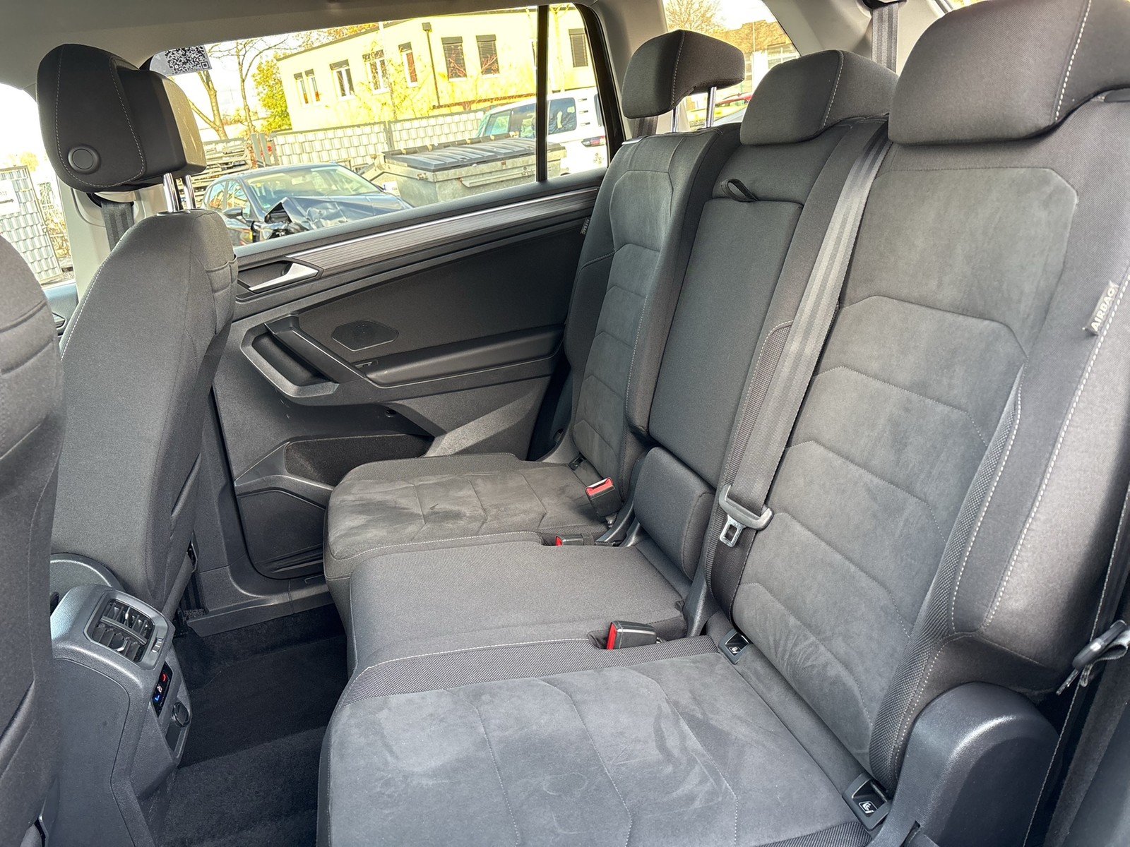 Volkswagen Tiguan Allspace 2.0 ELEGANCE 4X4 7SITZE AHK LM19