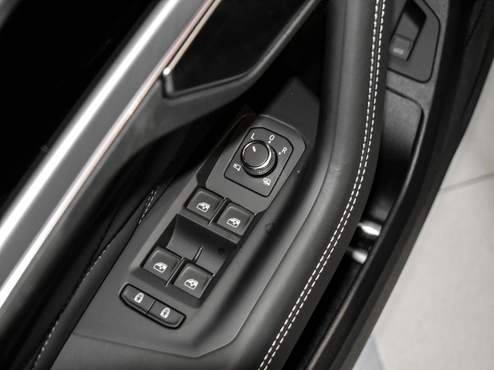 Volkswagen Touareg 3.0 TDI R-LINE