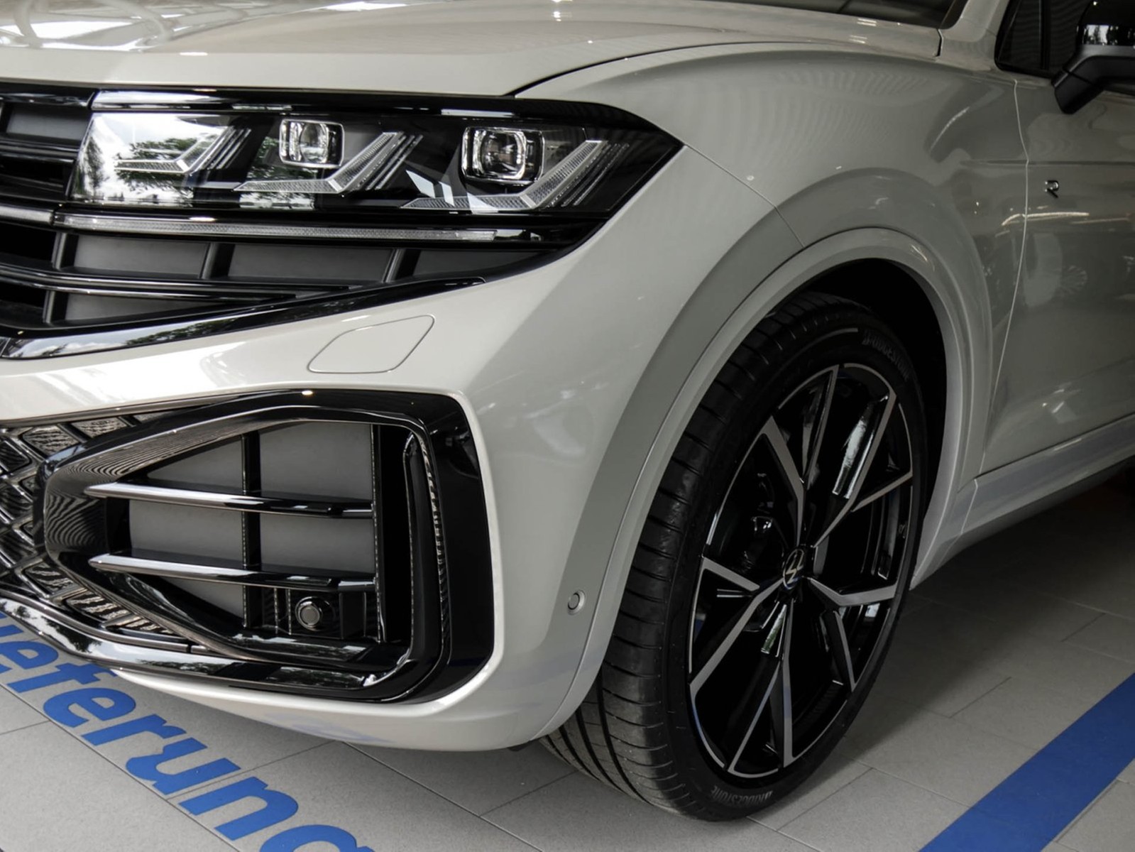 Volkswagen Touareg 3.0 TDI R-LINE