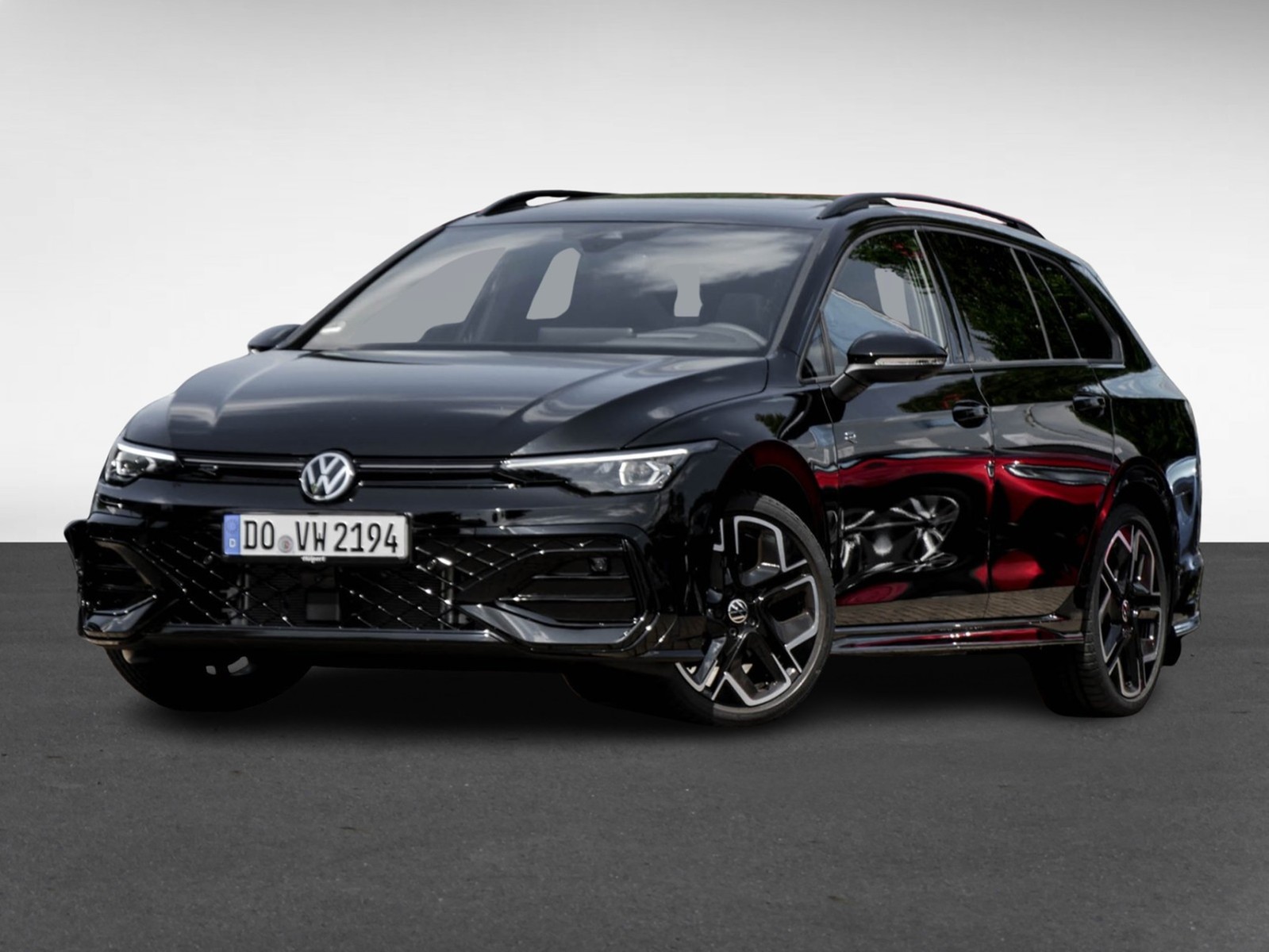 Volkswagen Golf Variant 1.5 eTSI R-LINE DSG PANO AHK LM18