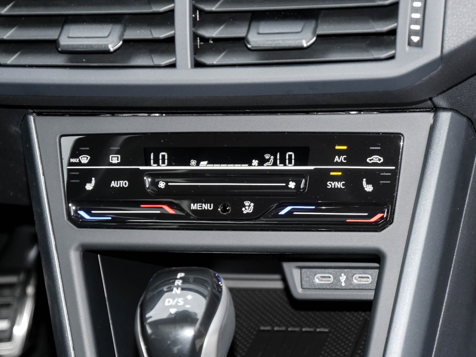 Volkswagen Taigo 1.5 TSI R-LINE DSG