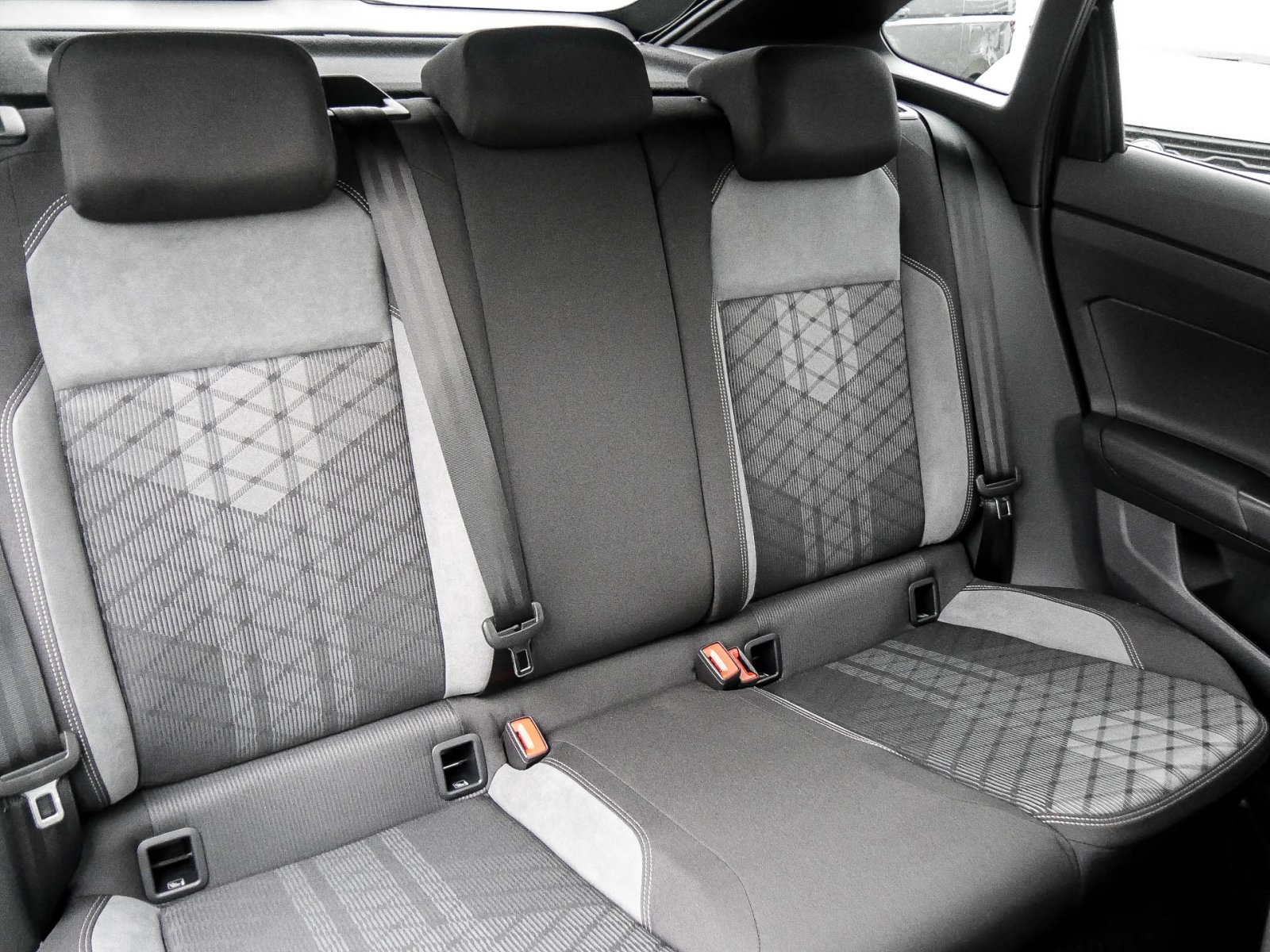 Volkswagen Taigo 1.5 TSI R-LINE DSG